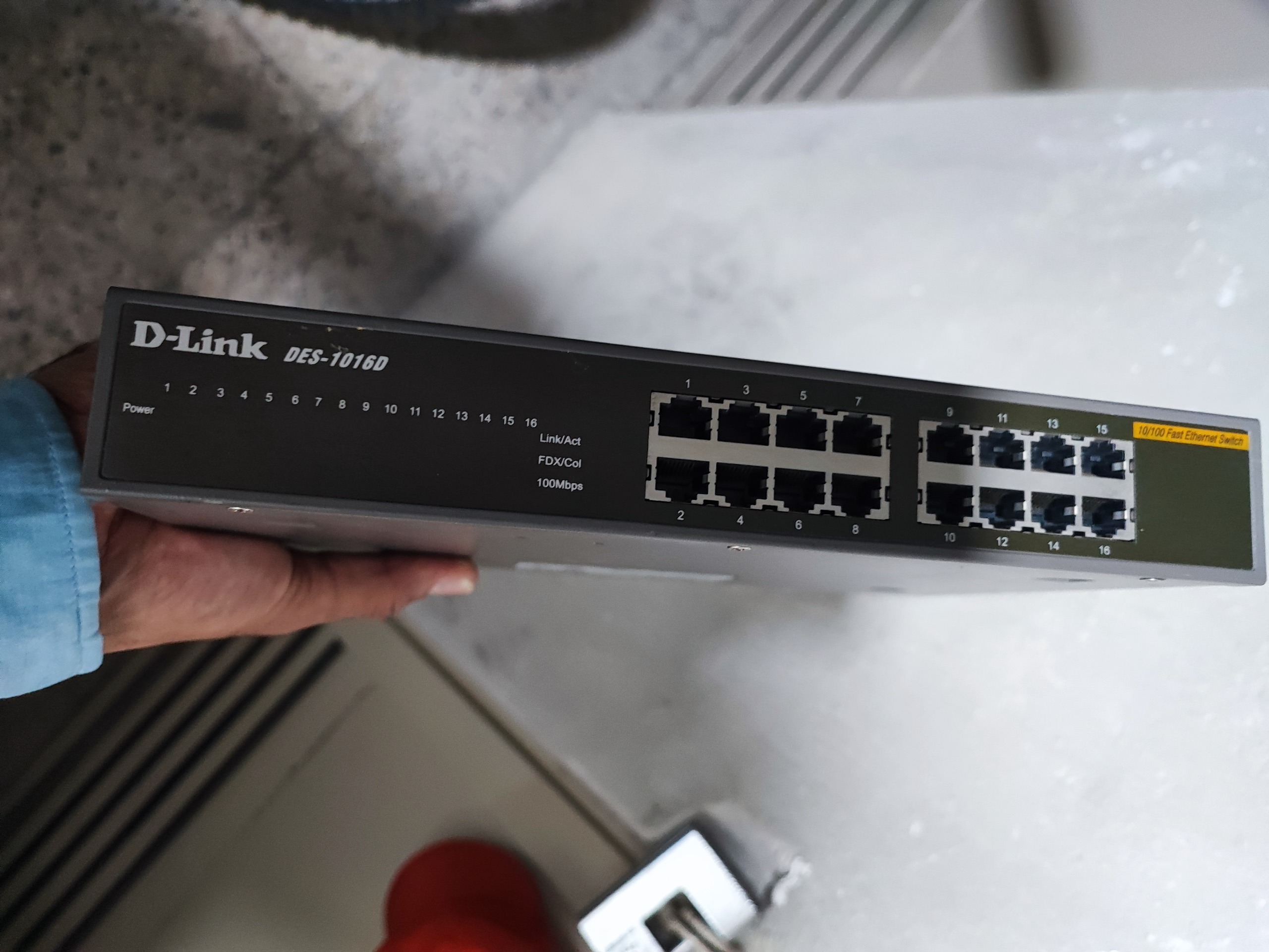 سوییچ دی-لینک مدل DES-1016D ظرفیت 16 پورت