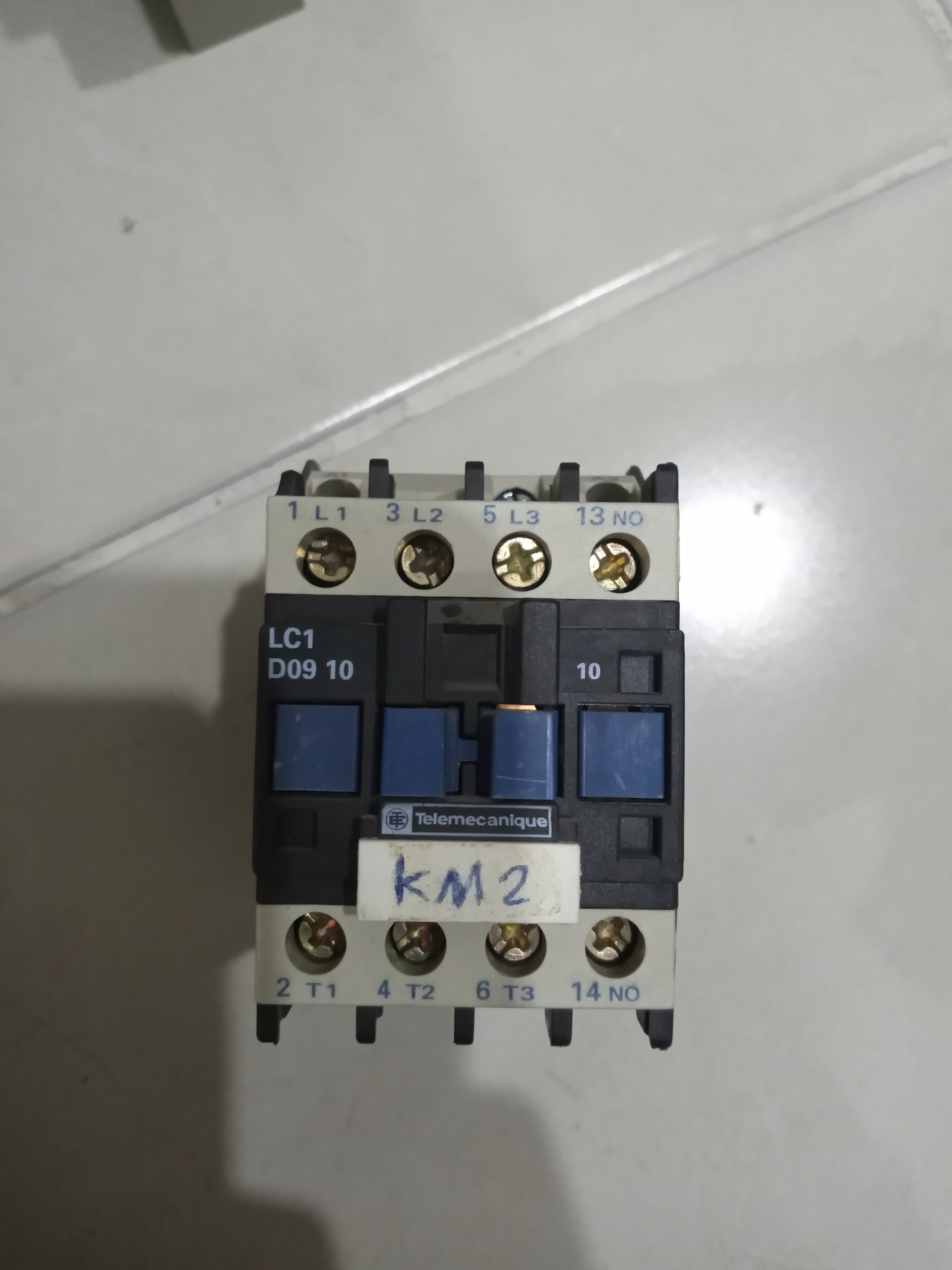 کنتاکتور d9 تله مکانیک
