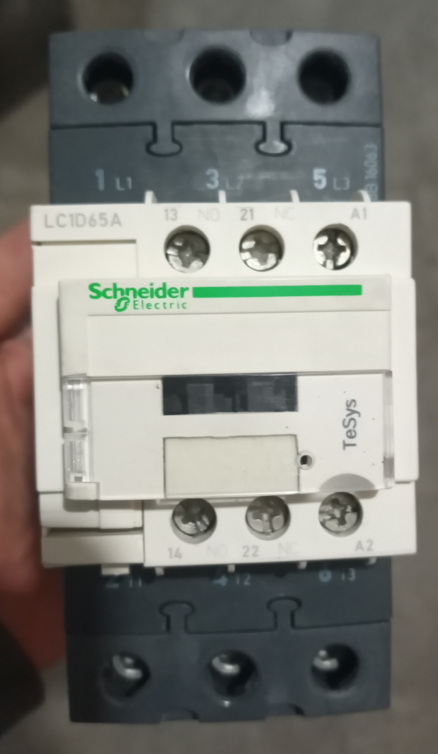 کنتاکتور d65 اشنایدر اصلی