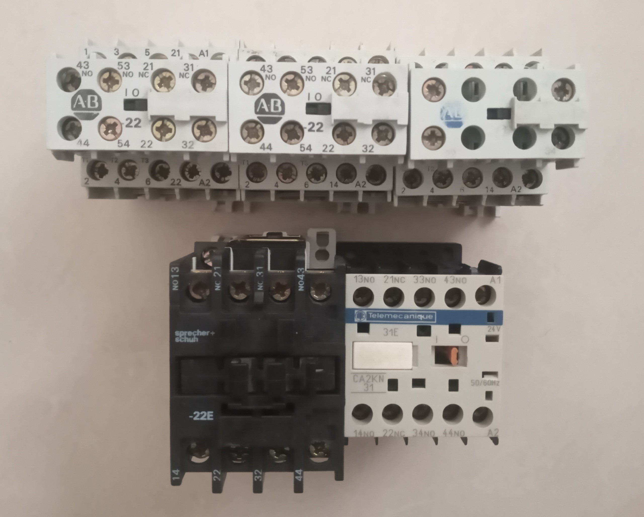5عدد کنتاکتور بوبین 24 DC و 110AC