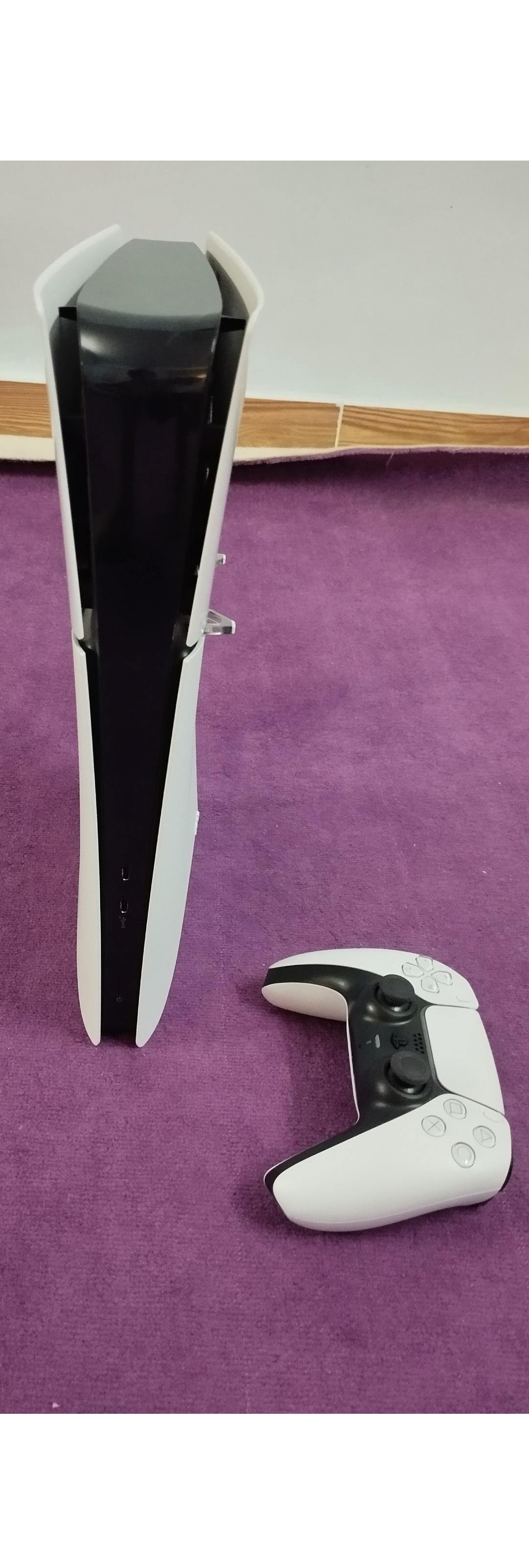 PS5 Slim 1 tra Digital