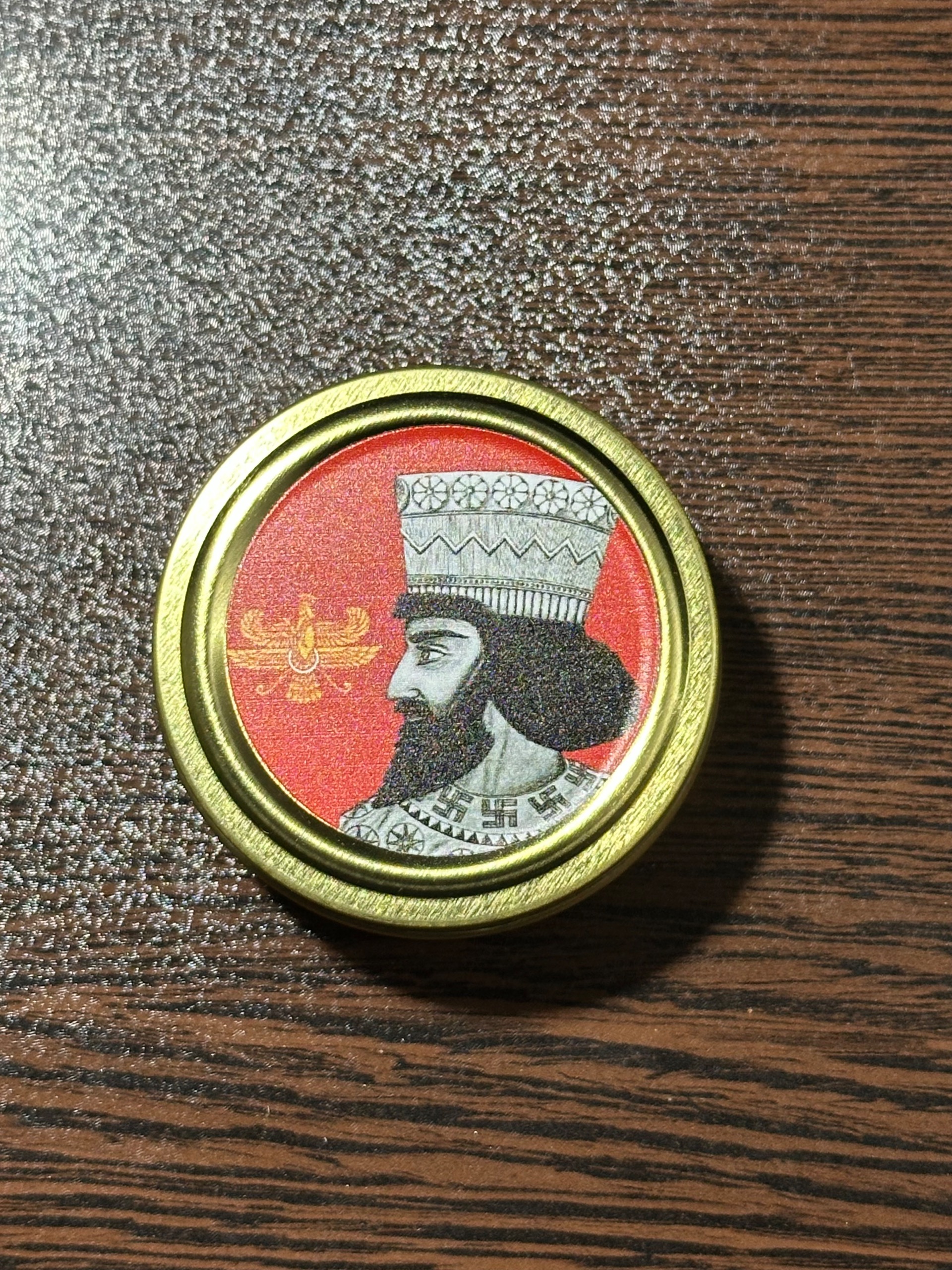 قوطی فلزی زیبای طرح هخامنشی