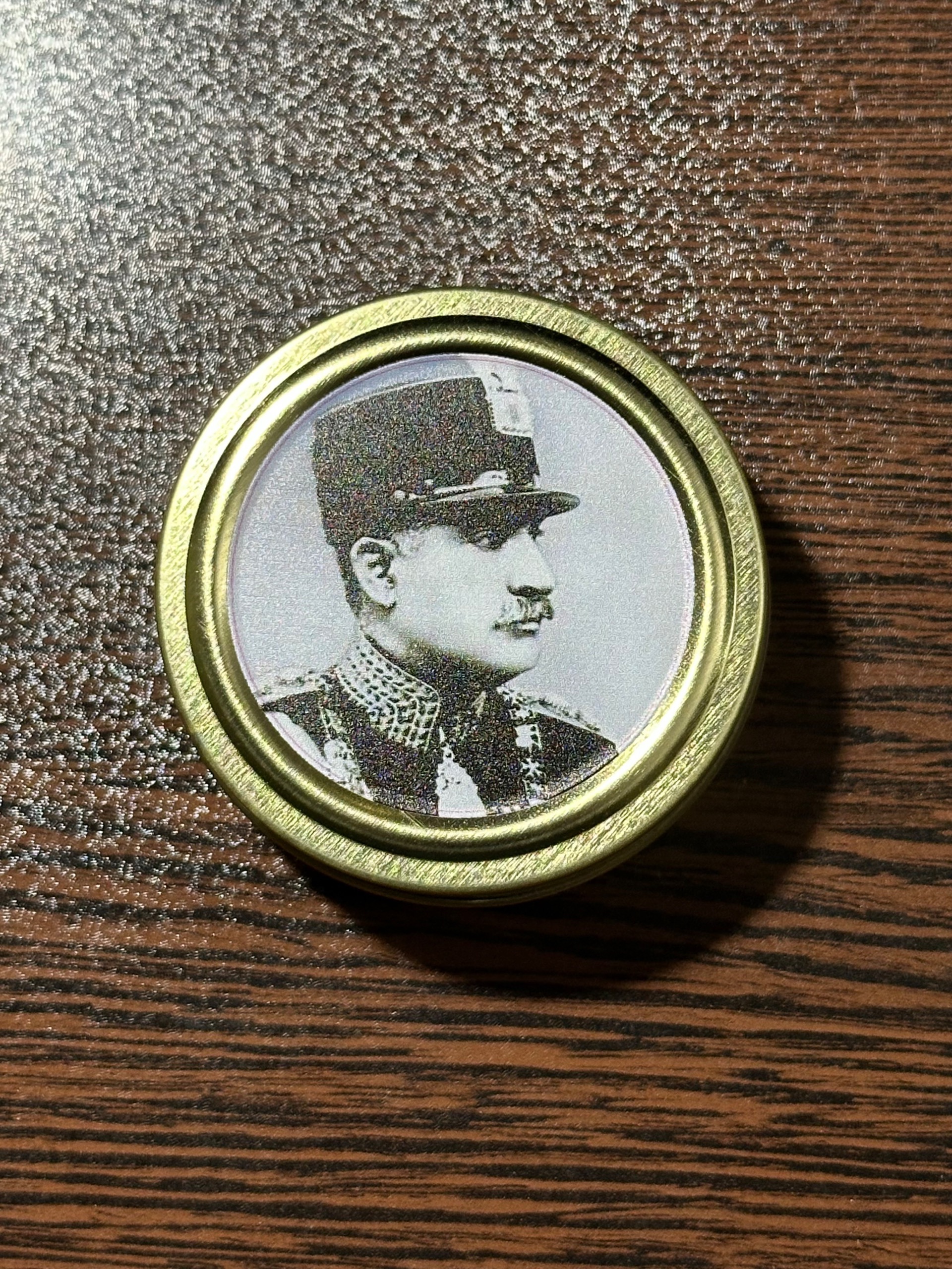 قوطی فلزی زیبای طرح رضاشاه