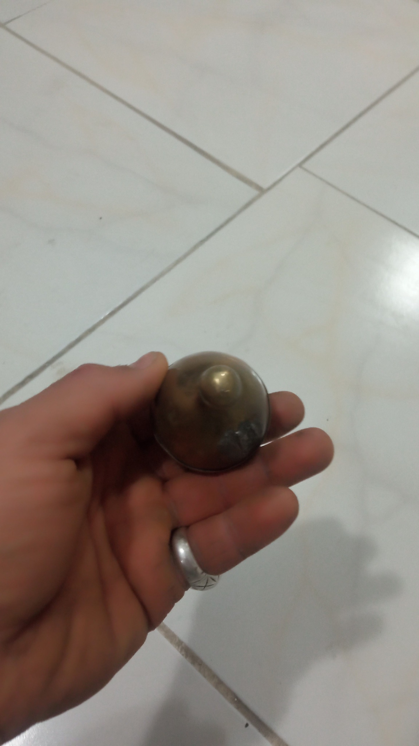 در آفتابه لگن