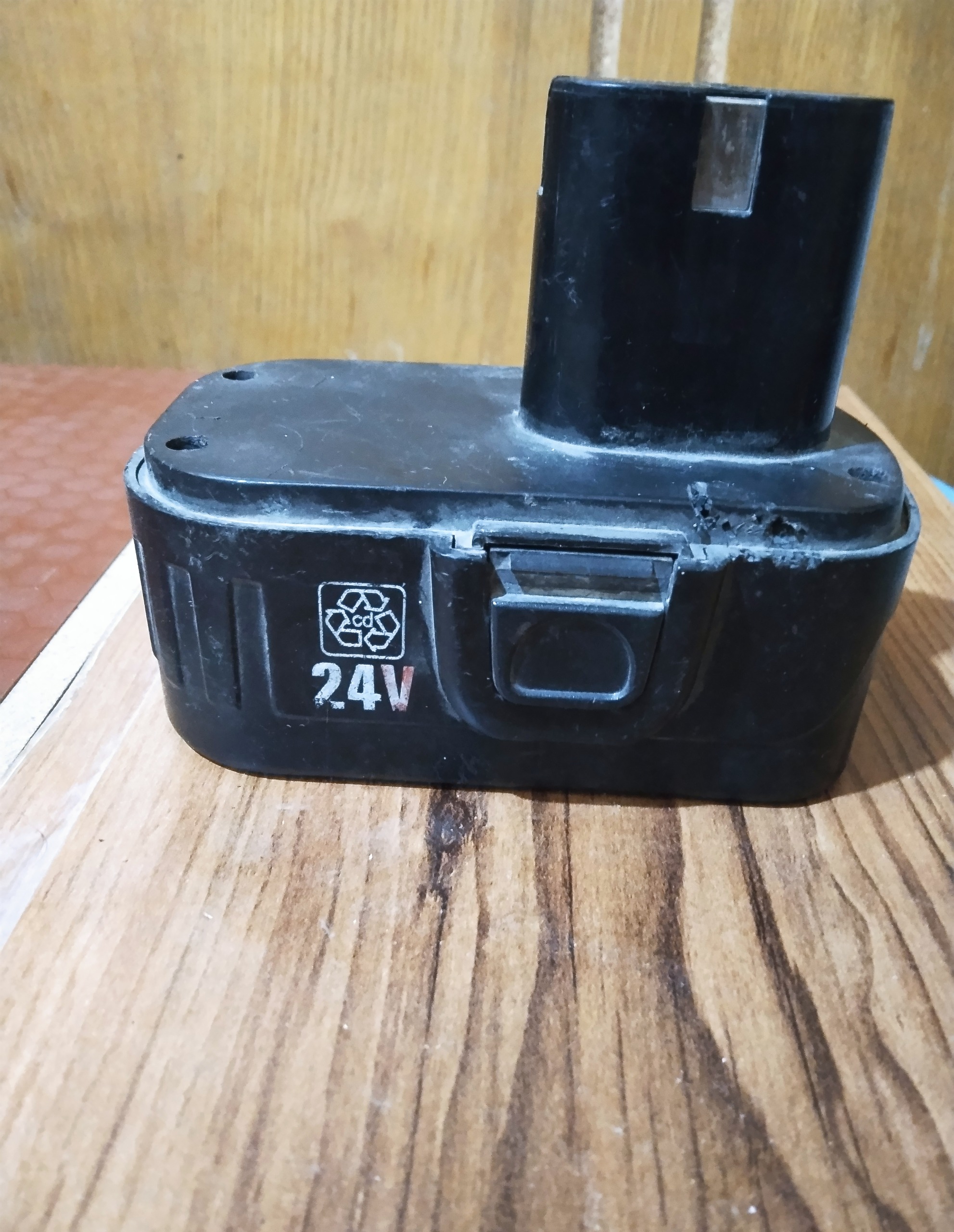 باتری دریل و پیچ گوشتی شارژی