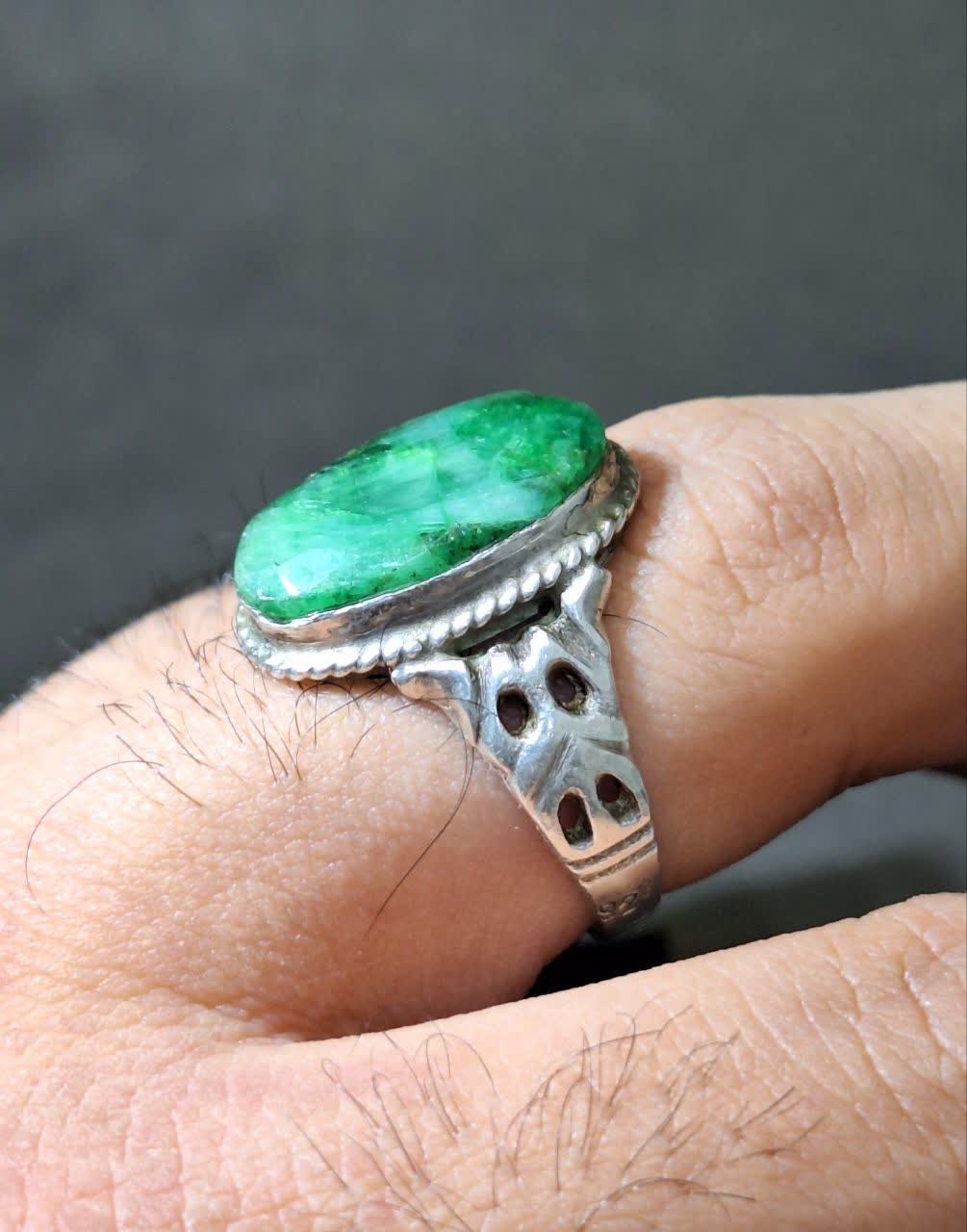 انگشتر زمرد رکاب نقره قدیمی