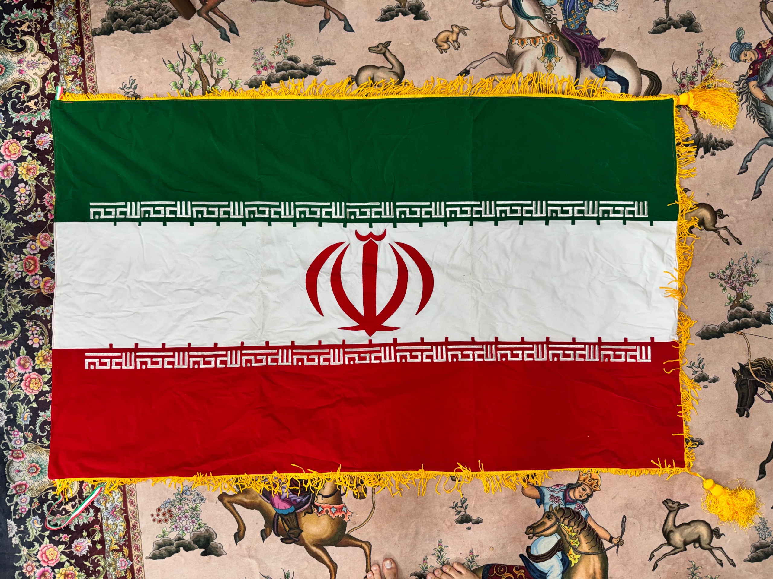 پرچم تشریفاتی جمهوری اسلامی کیفیت فوق العاده بالا
