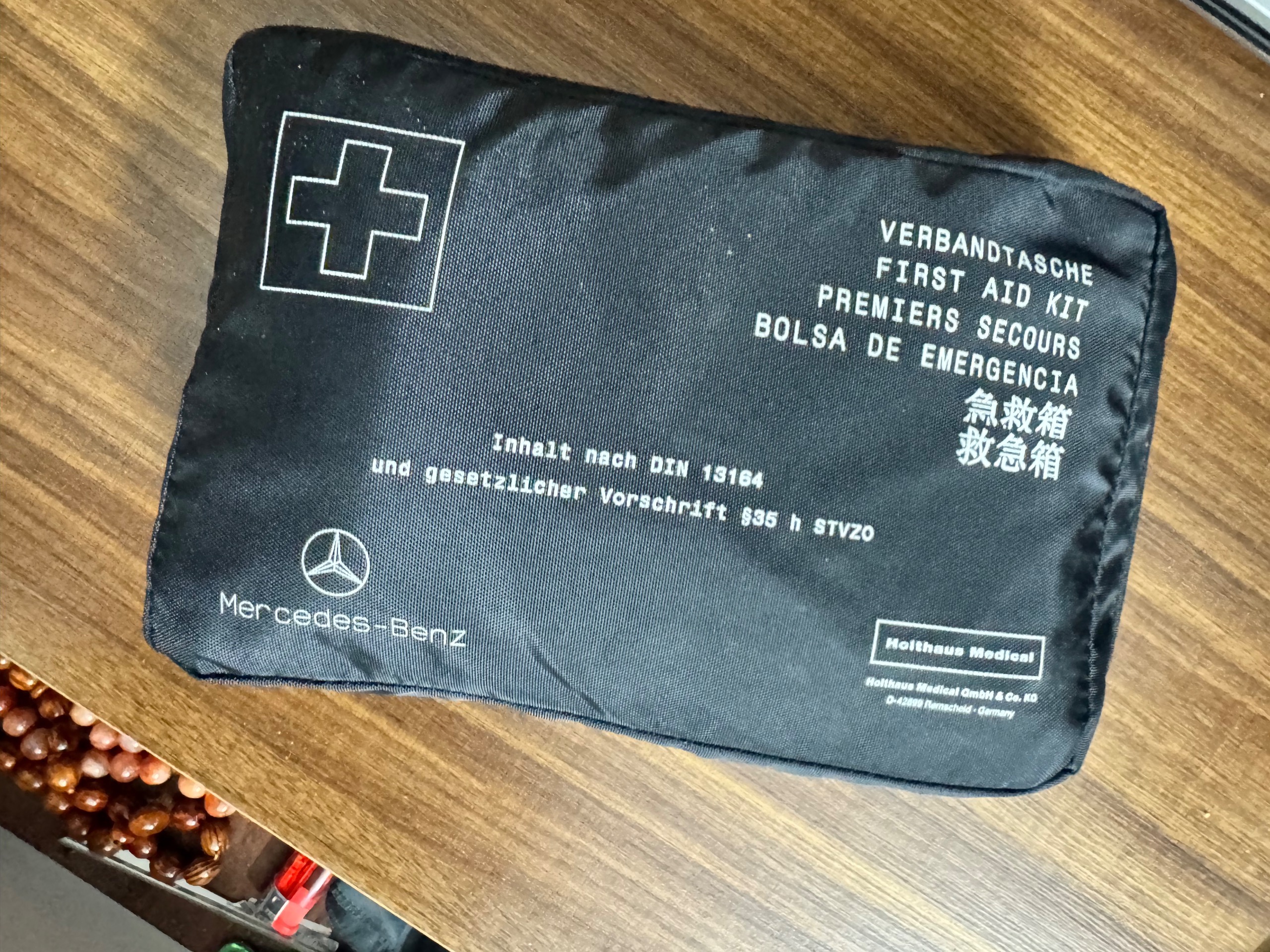 کیت کمک های اولیه مرسدس بنز (benz) اورجینال
