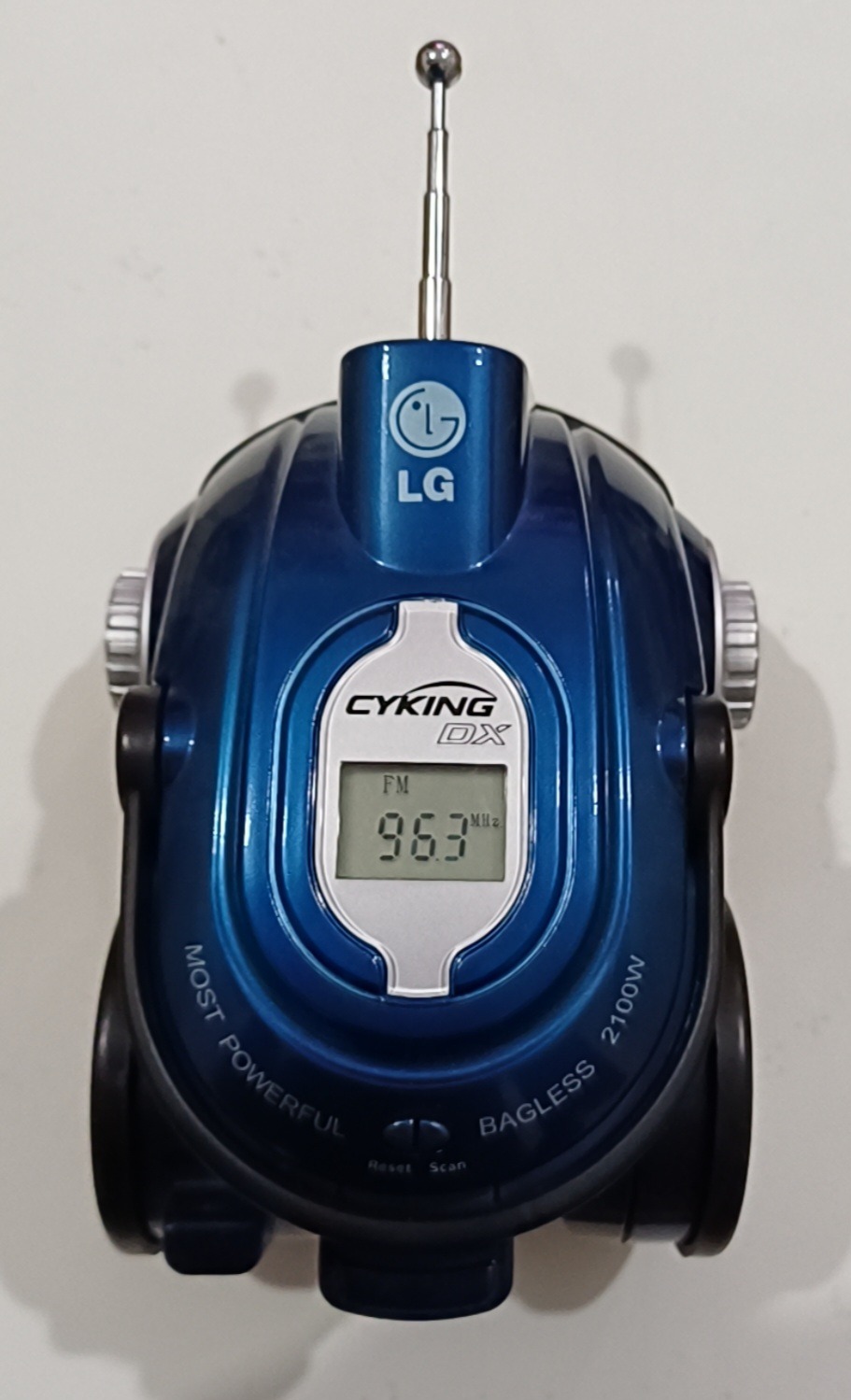 رادیو fm و ساعت مدل جارو برقی LG