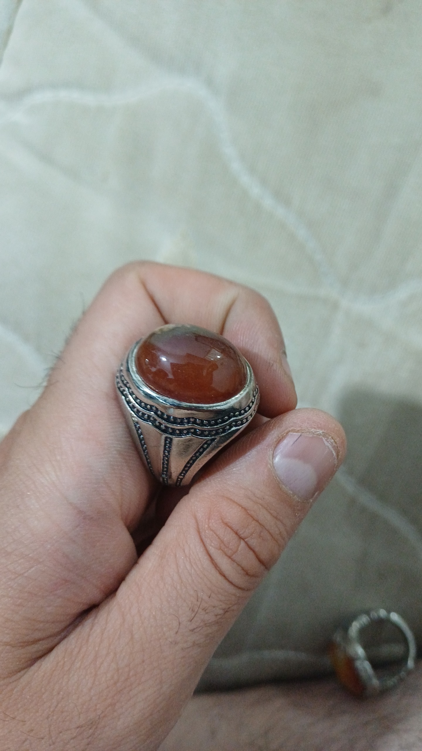 انگشتر عقیق سه پوست
