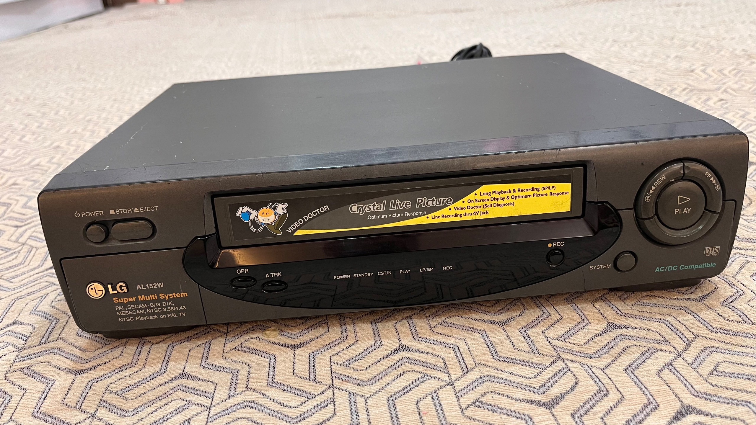 دستگاه ویدیو پخشVHS