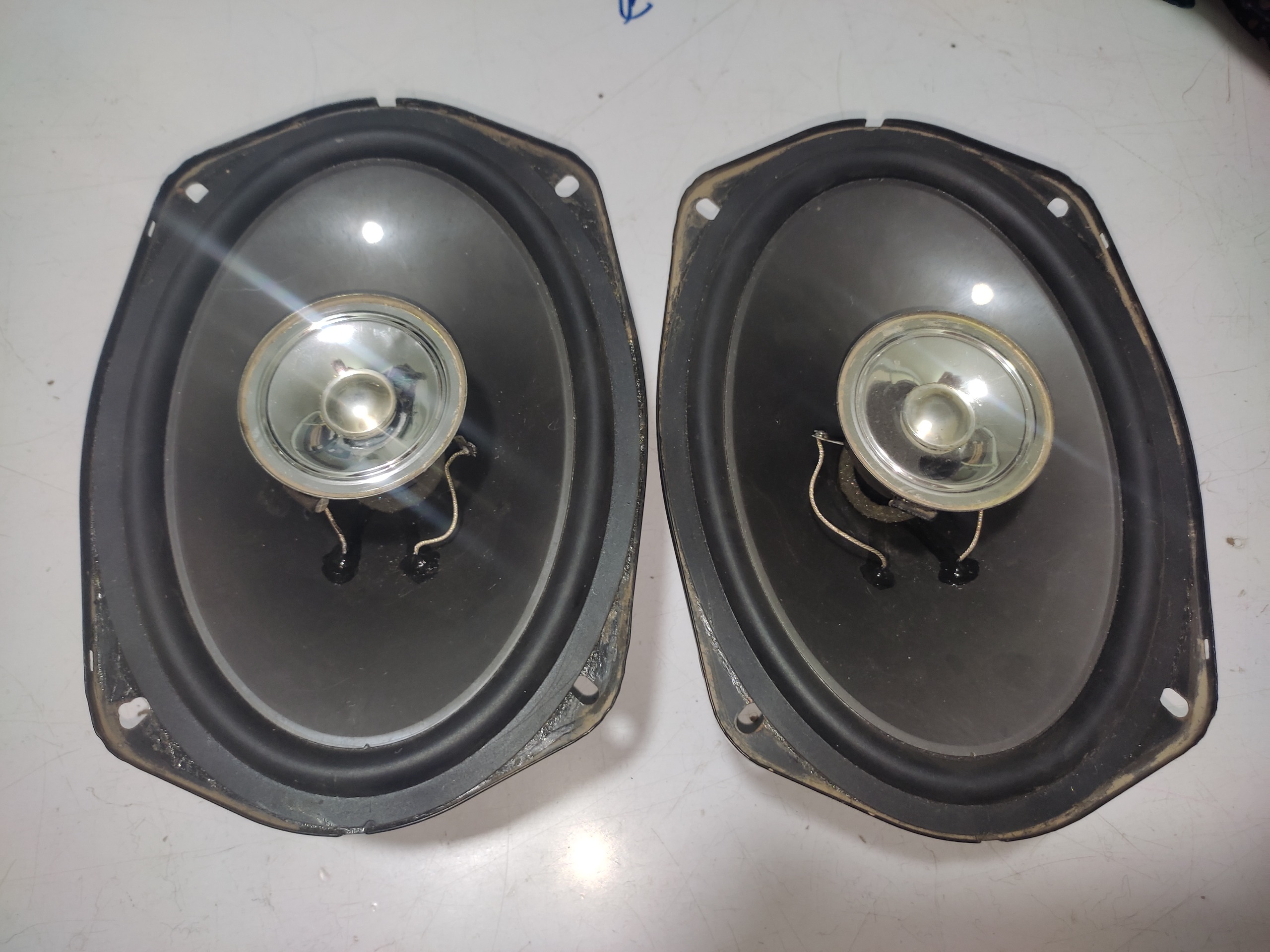 باند بیضی خودرو