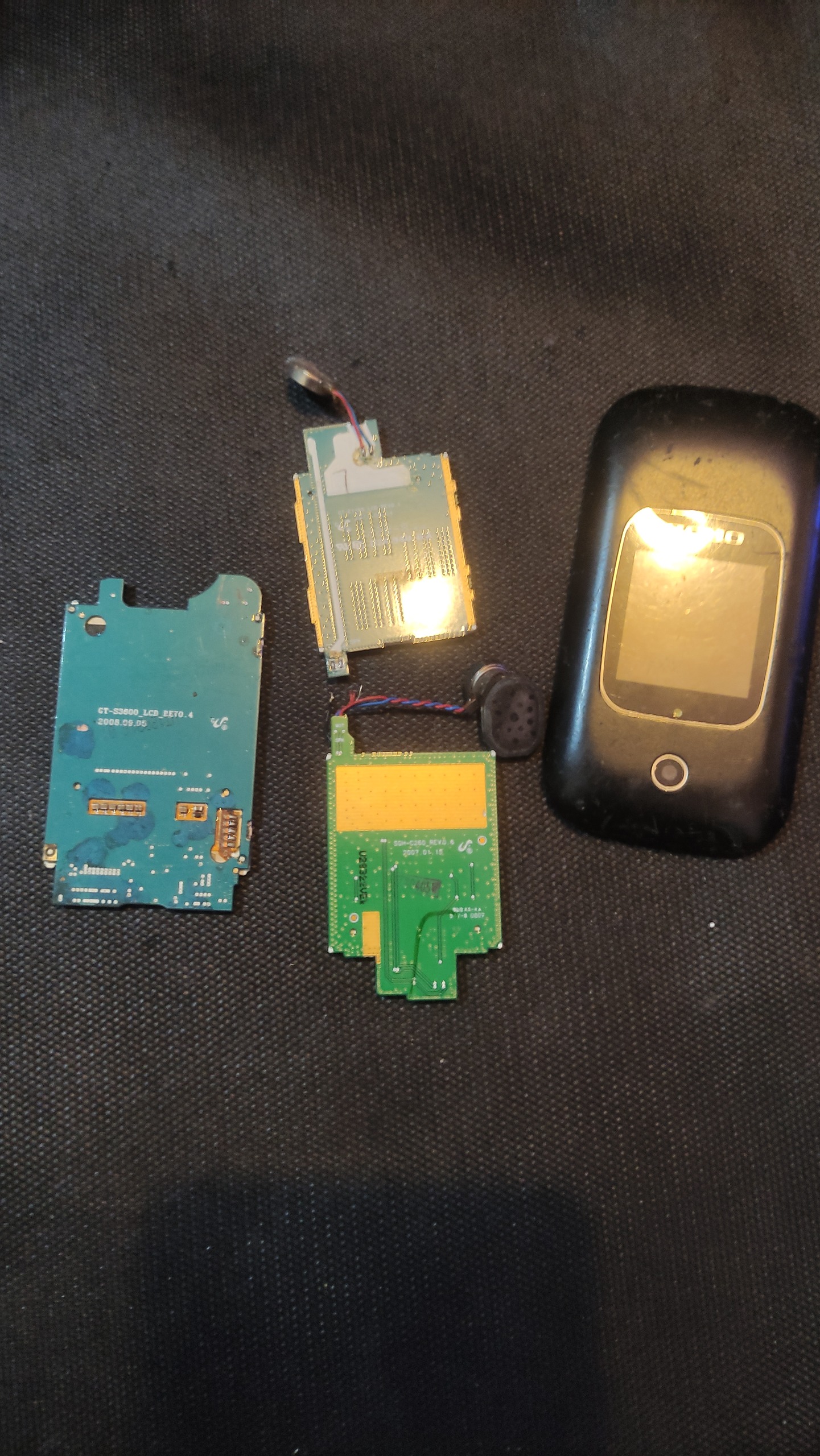 4 عدد ال سی دی موبایل