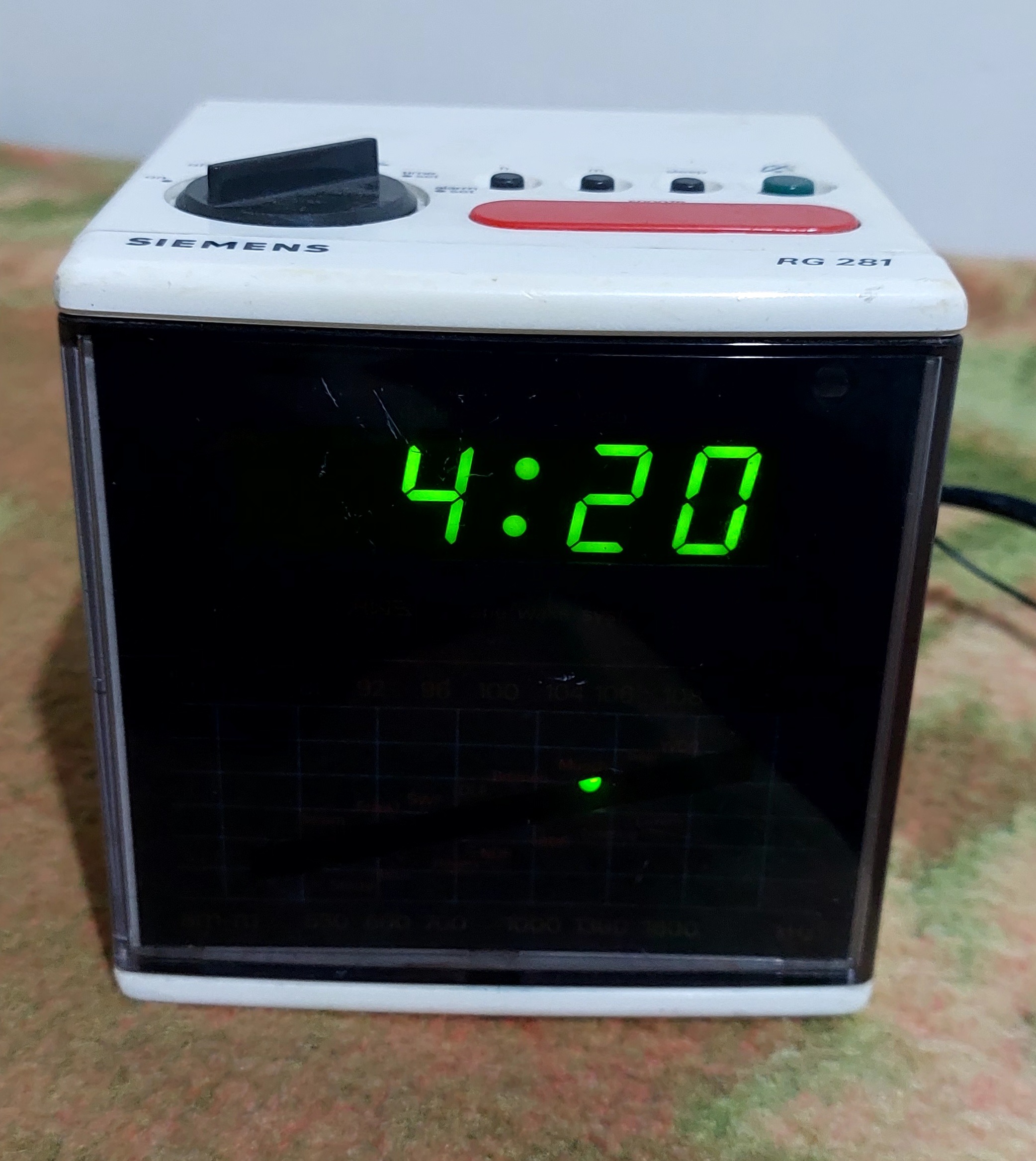 رادیو زیمنس ساخت کشور آلمان