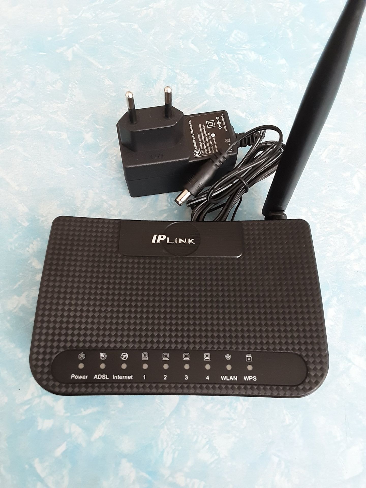 مودم آی پی لینک RT-150-P4 تک آنتنه سالم با آداپتور