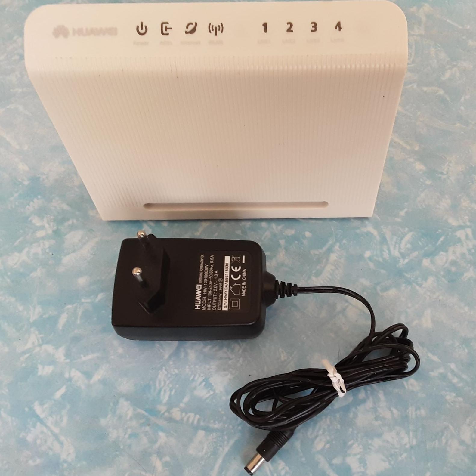 مودم وایرلس هواوی HG530 سالم با آداپتور