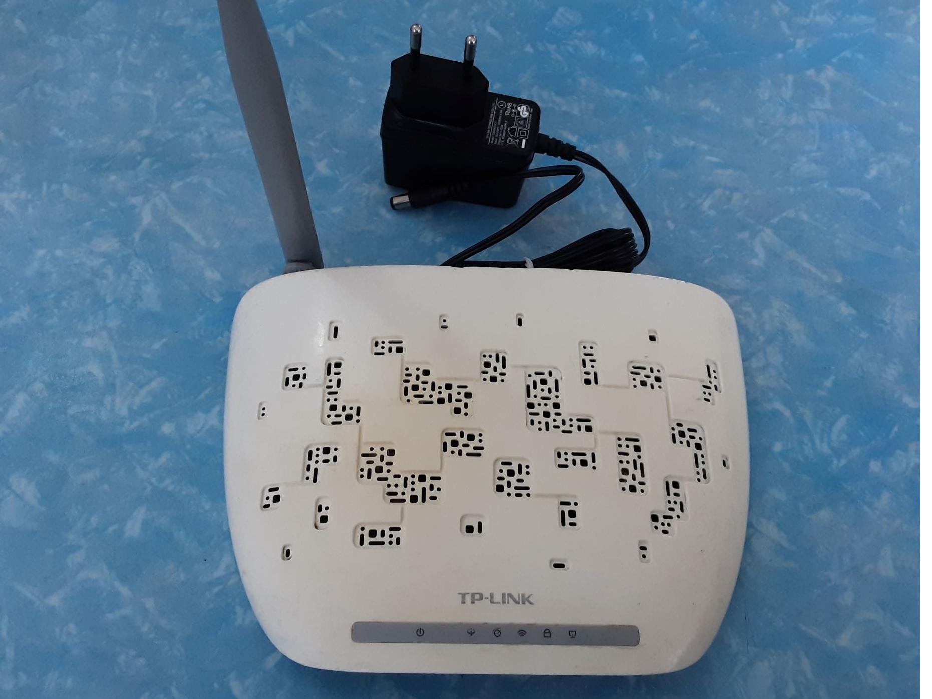 مودم تی پی لینک 8151N تک آنتنه سالم با آداپتور