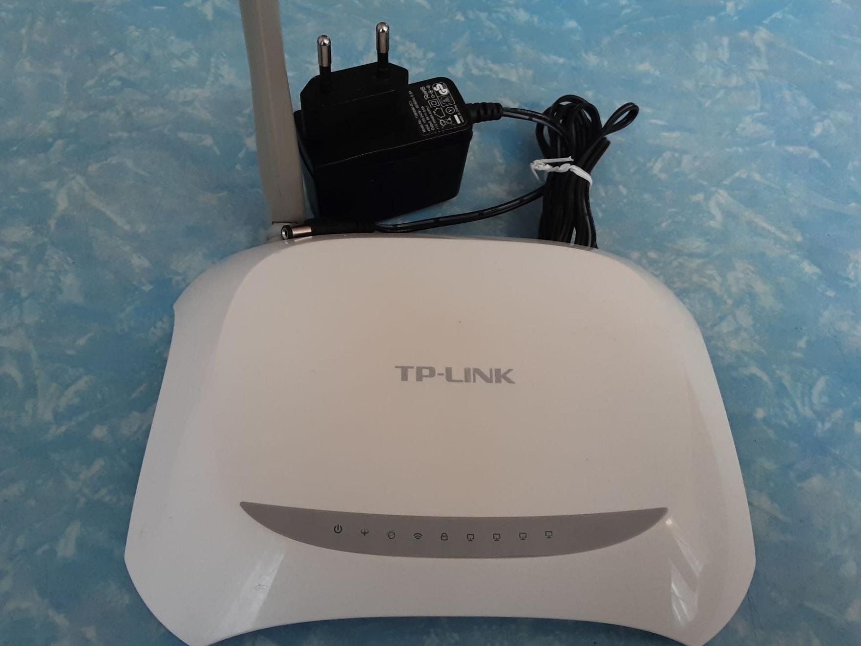 مودم تی پی لینک 8901N تک آنتنه سالم با آداپتور