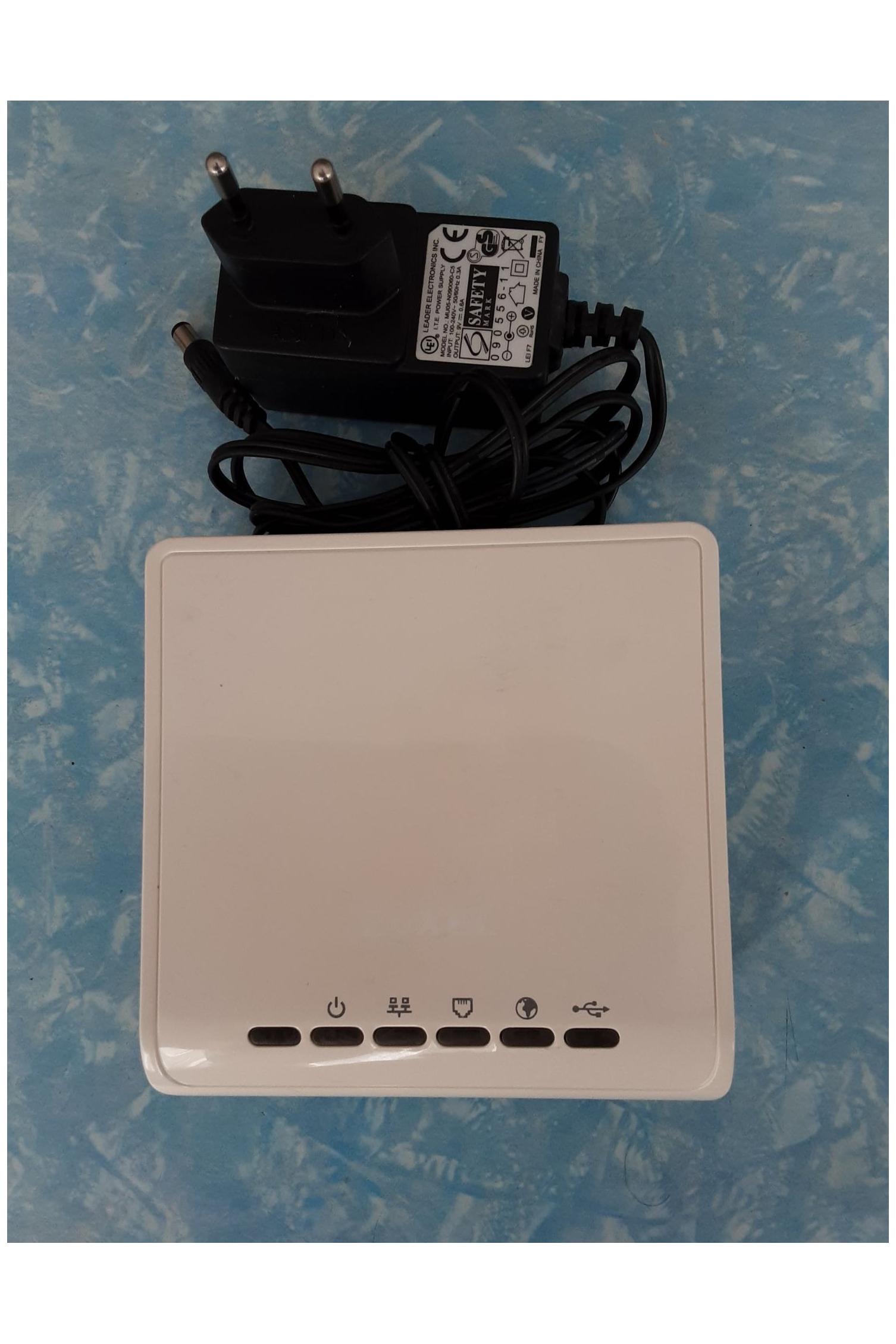 مودم سیمی زایکسل P-660RU-T1-V3 سالم با آداپتور