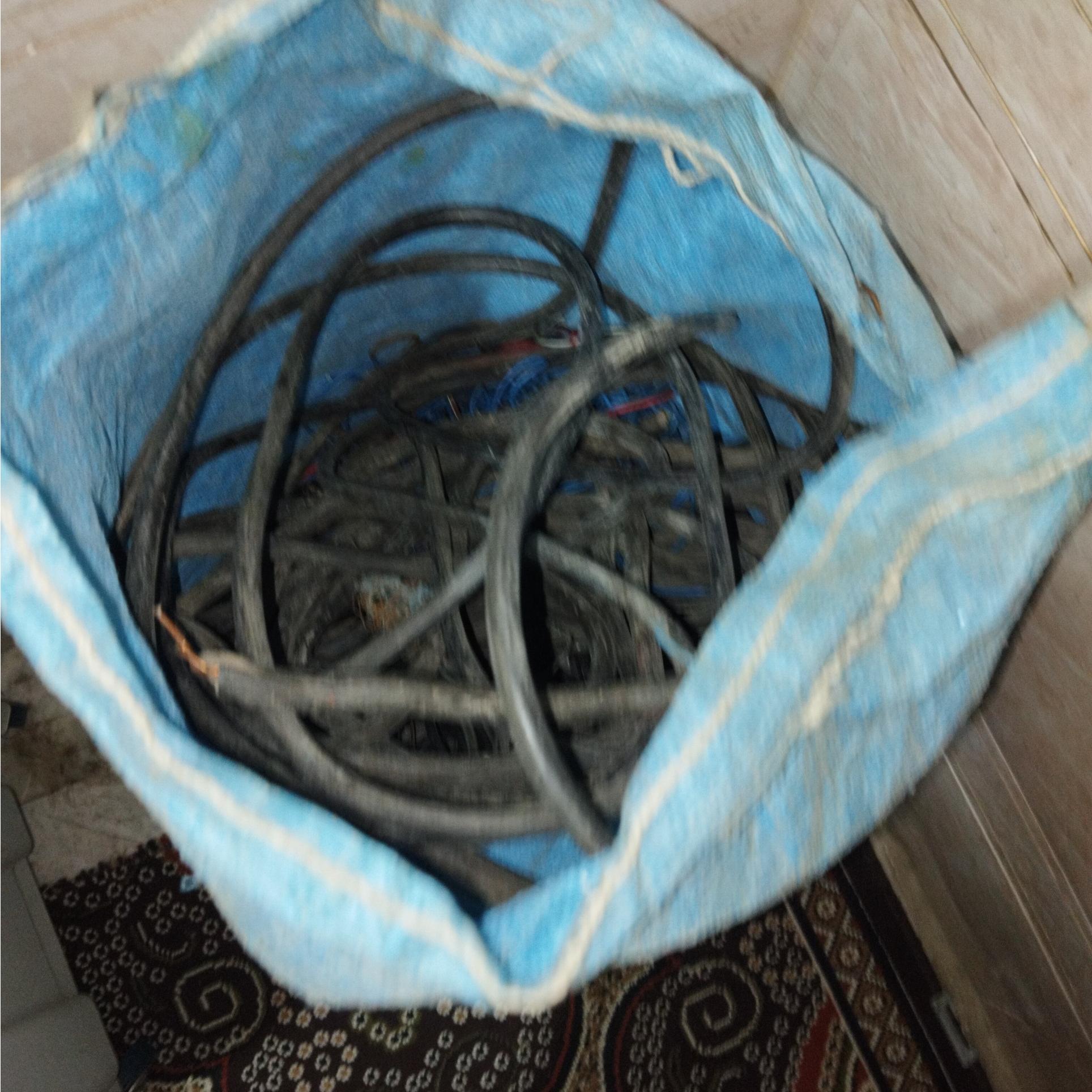 مقدارزیادی کابل نو و دست دوم