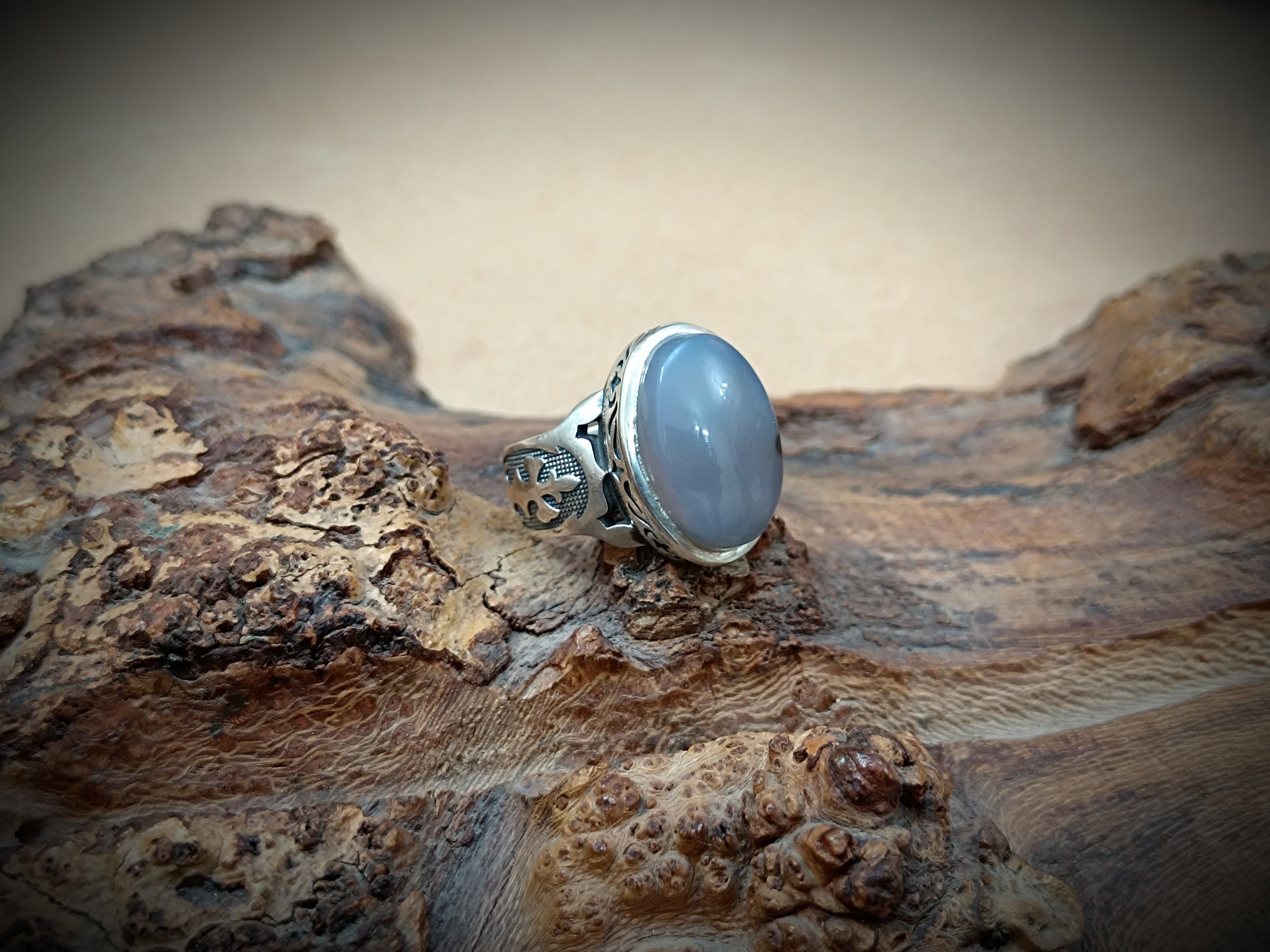 انگشتر نقره مردانه با نگین عقیق یمن