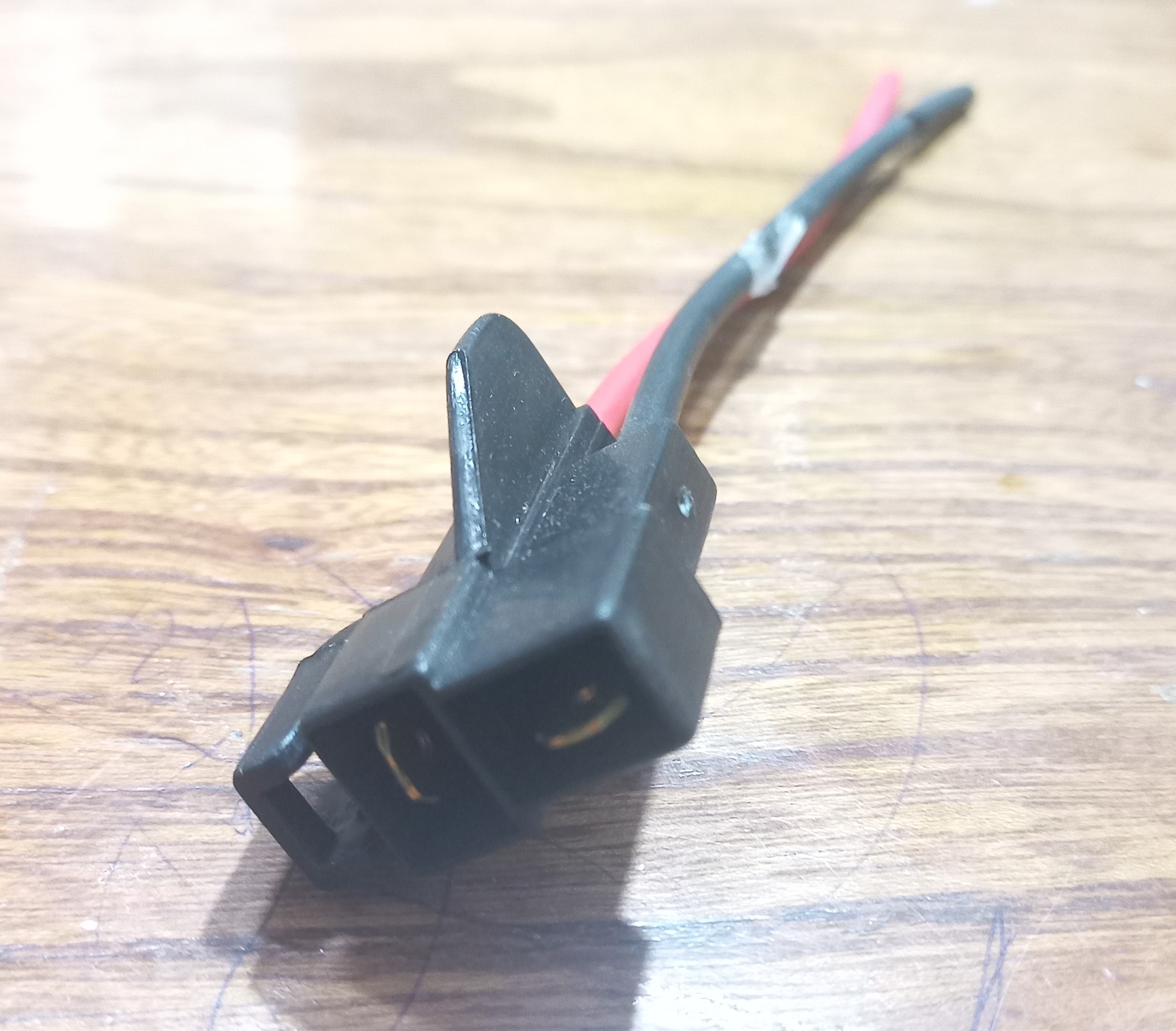 سوکت موتور فن تک دور پراید