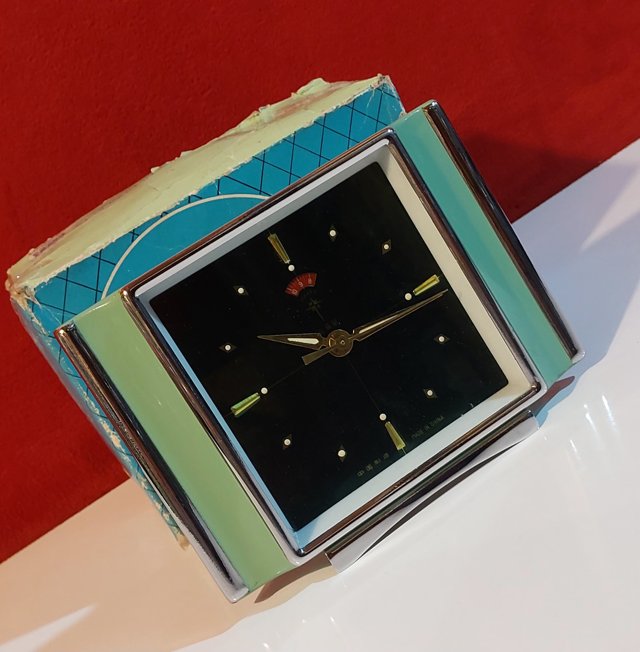 ساعت مدل 4 ضلعی