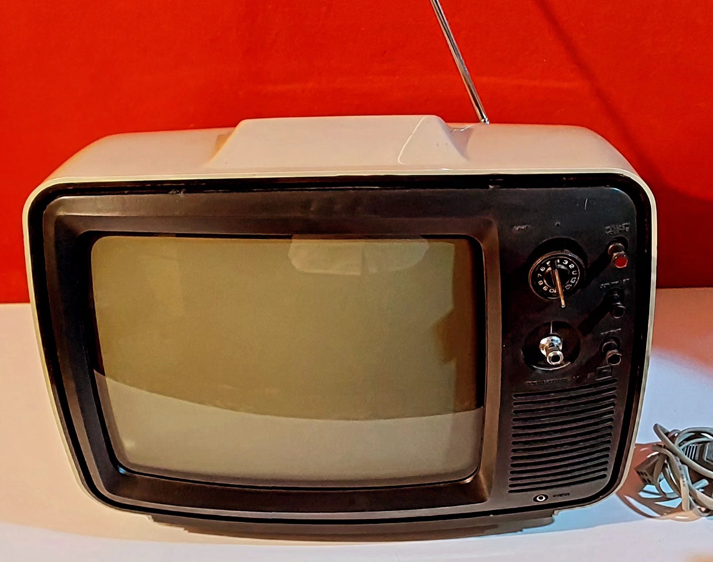 تلویزیون سیاه و سفید