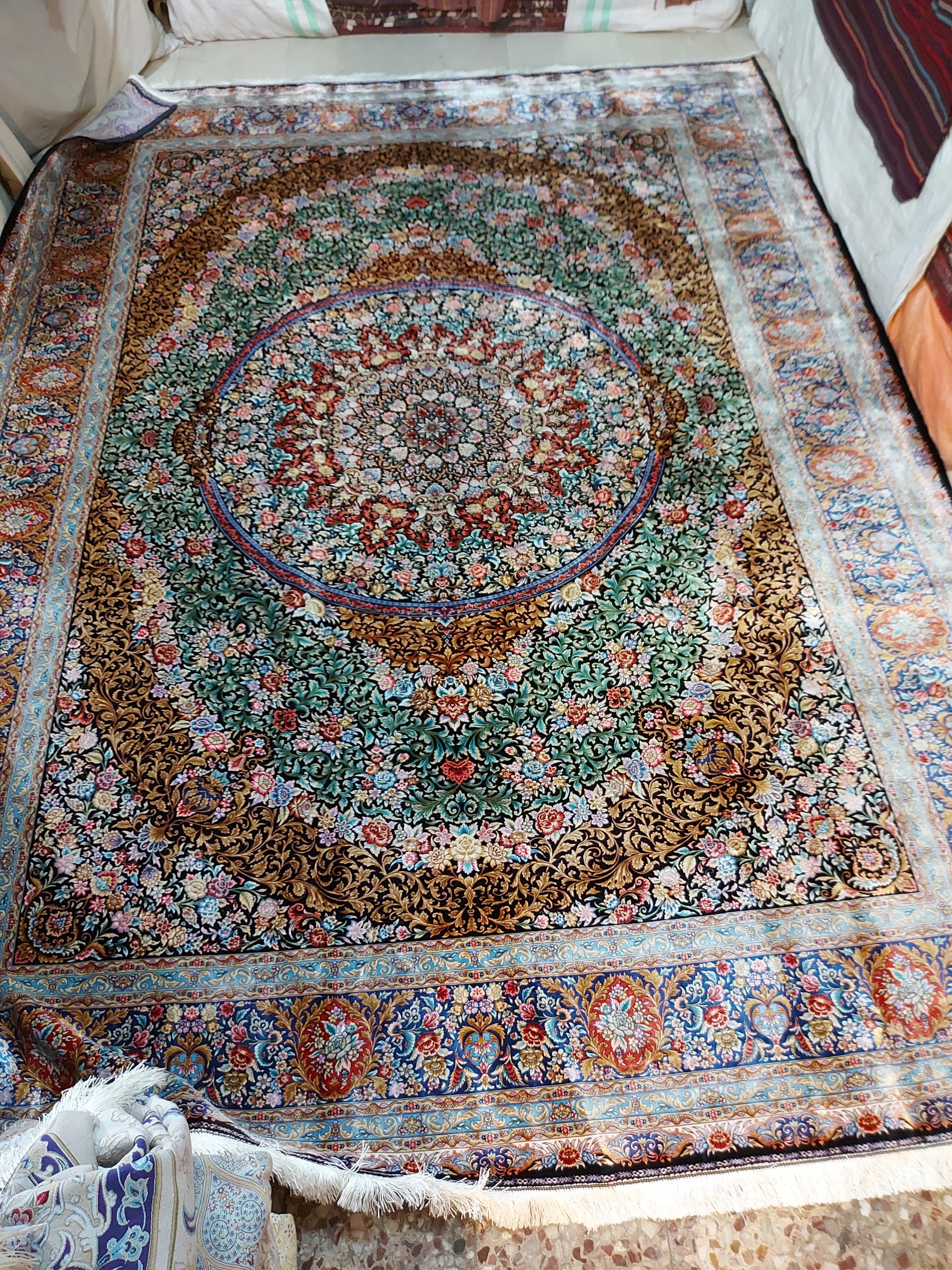 ابریشم دستبافتگونه نه متری