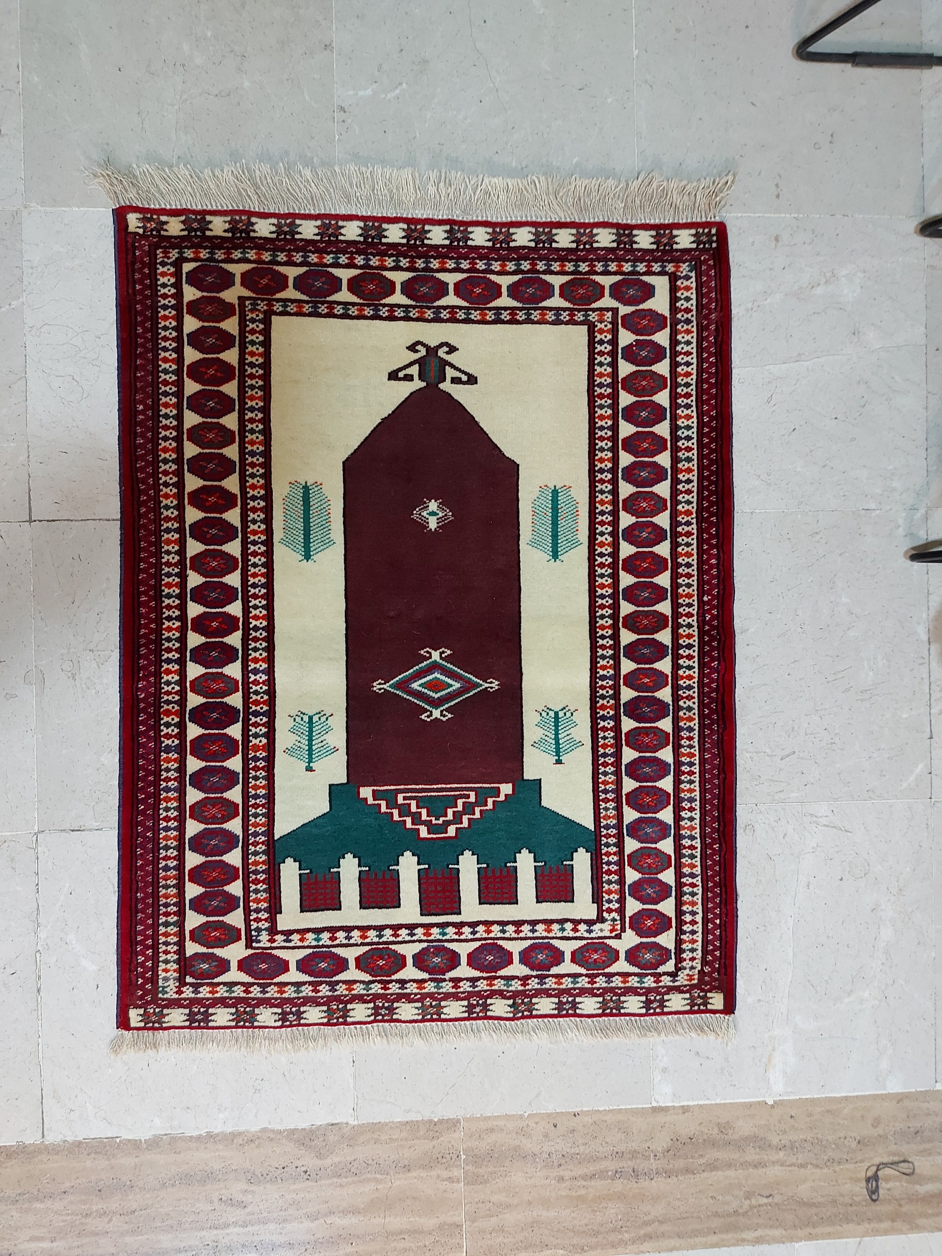 فرش دستبافت طرح گنبد قابوس یا میل گنبد