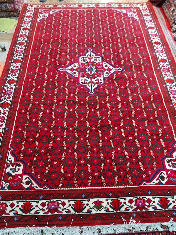 فرش دستبافت عشایری حسین آباد