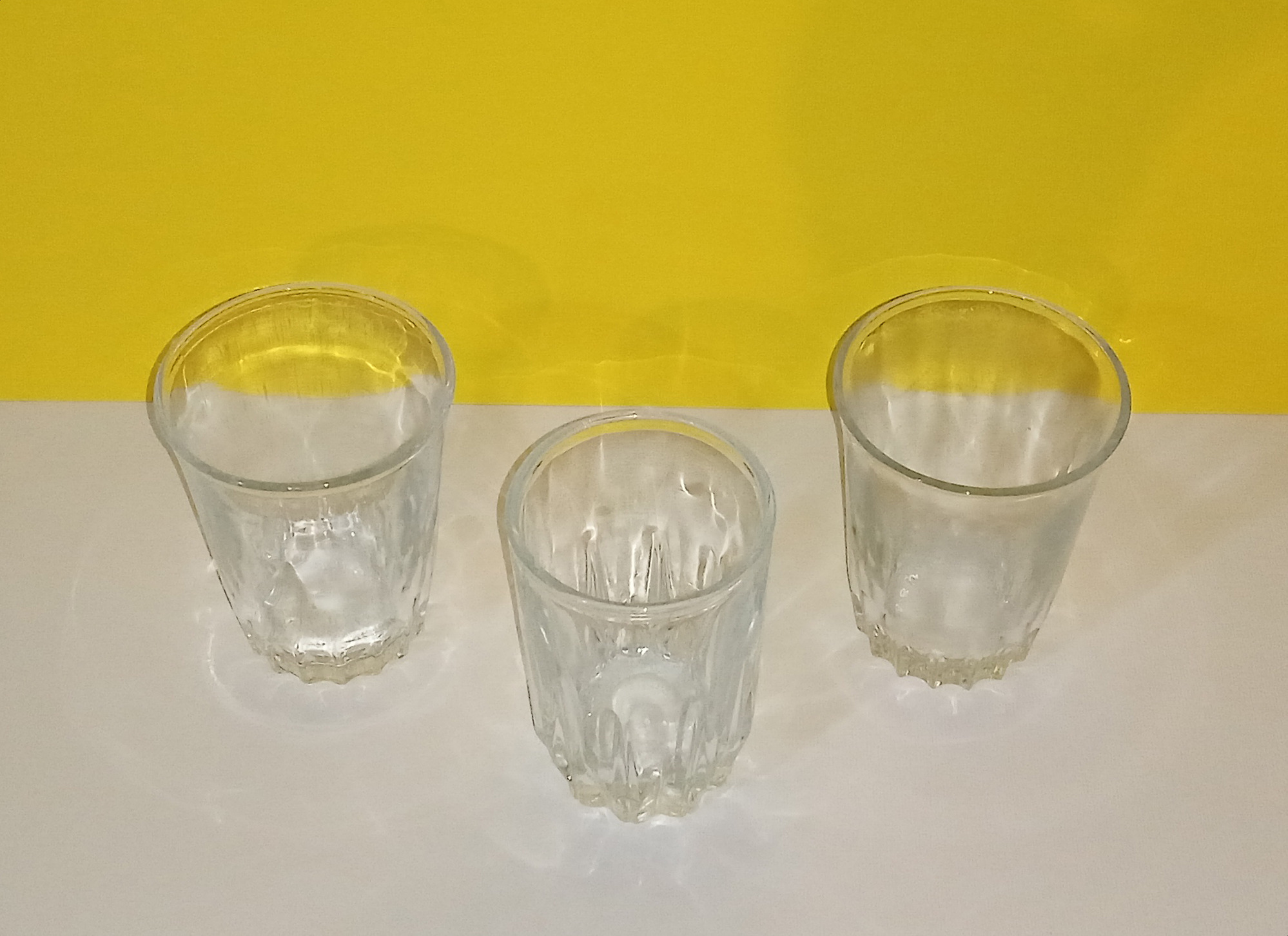 استکان ایرانی کاوه و استکان بی نام