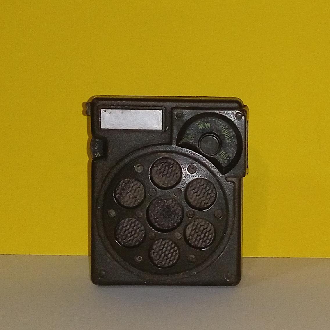 رادیو جیبی کوچک خارجی قدیمی