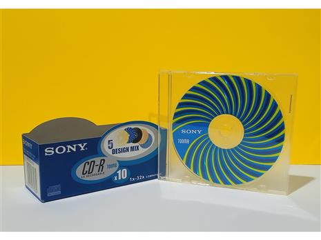 تصویر سی دی CD خام سونی اصل ژاپن قاب دار طرح دار چرخش 