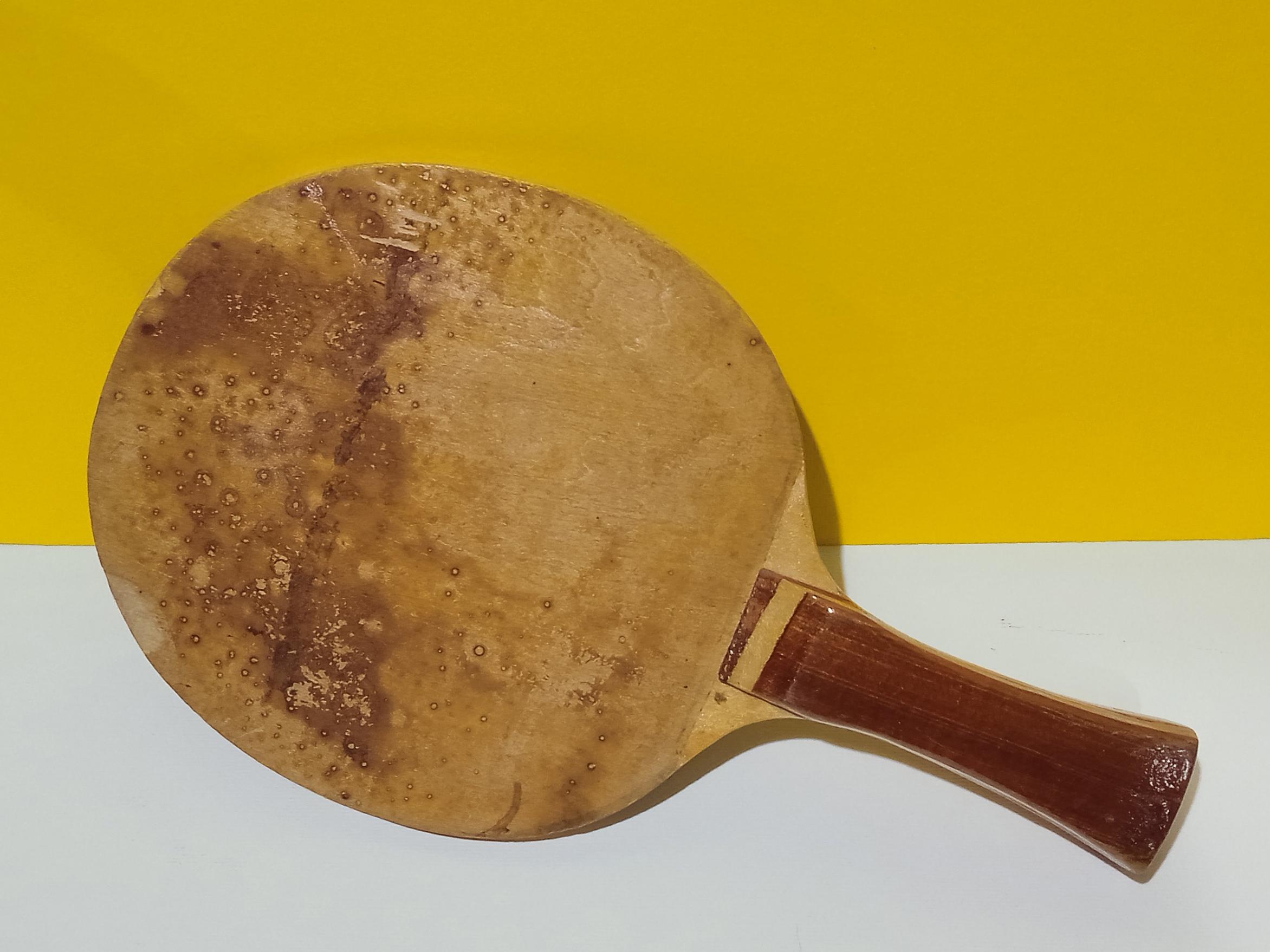 چوب راکت پینگ پنگ تنیس روی میز بهمراه هدیه