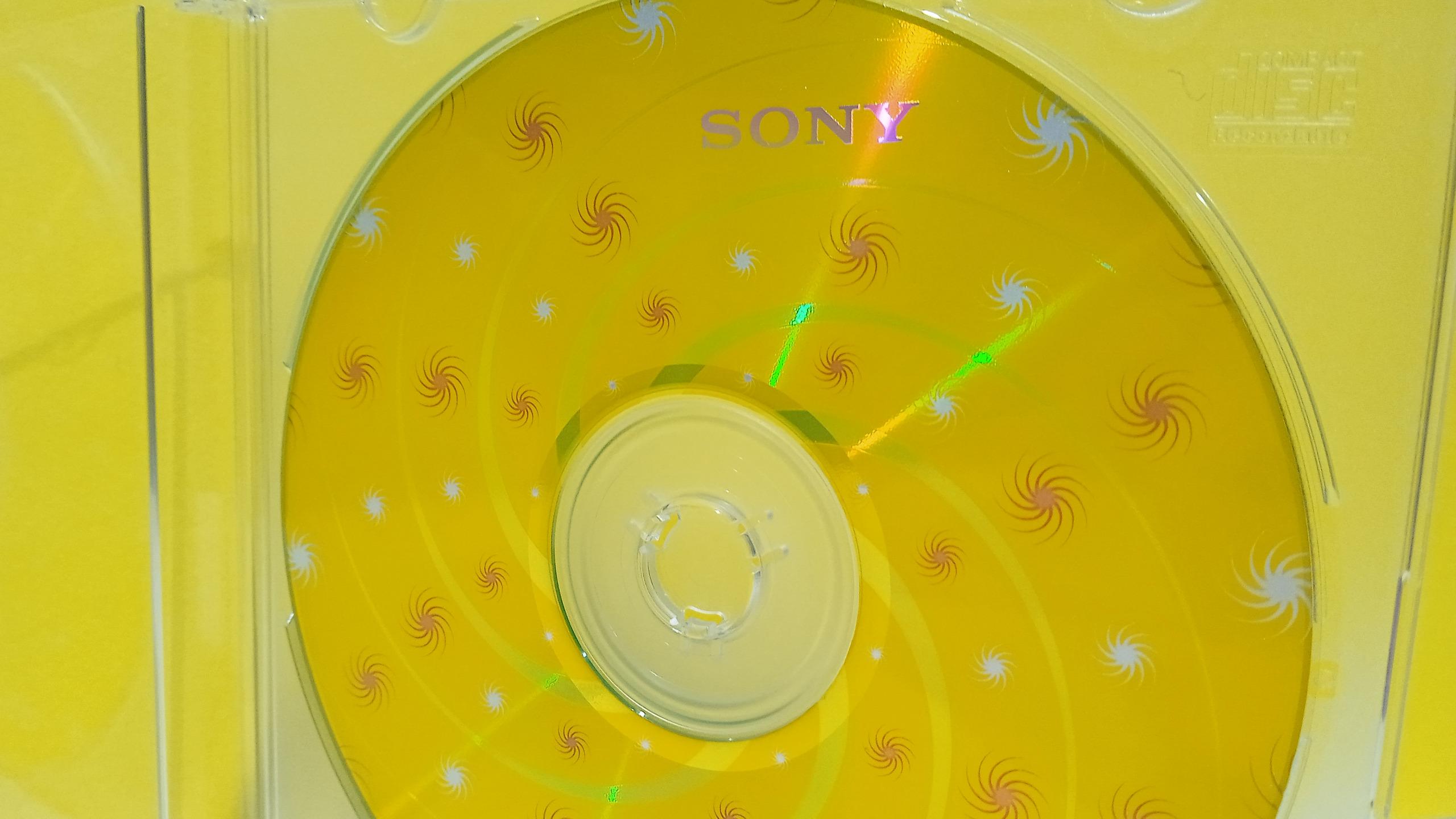 سی دی CD خام سونی اصل ژاپن قاب دار طرح دار زرد