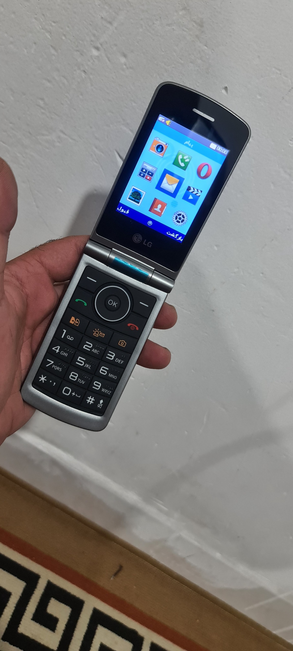 گوشی تاشو ال جی G360