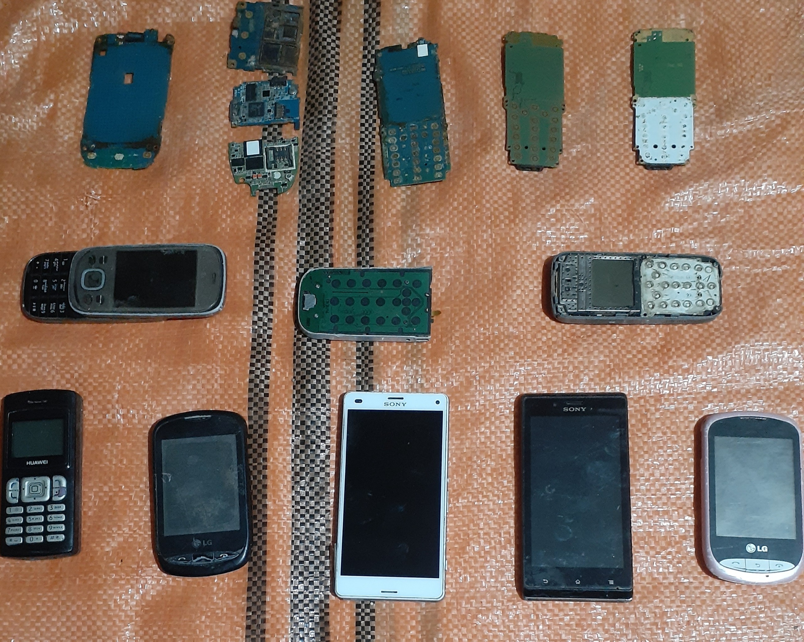 برد و گوشی قدیمی اصلی