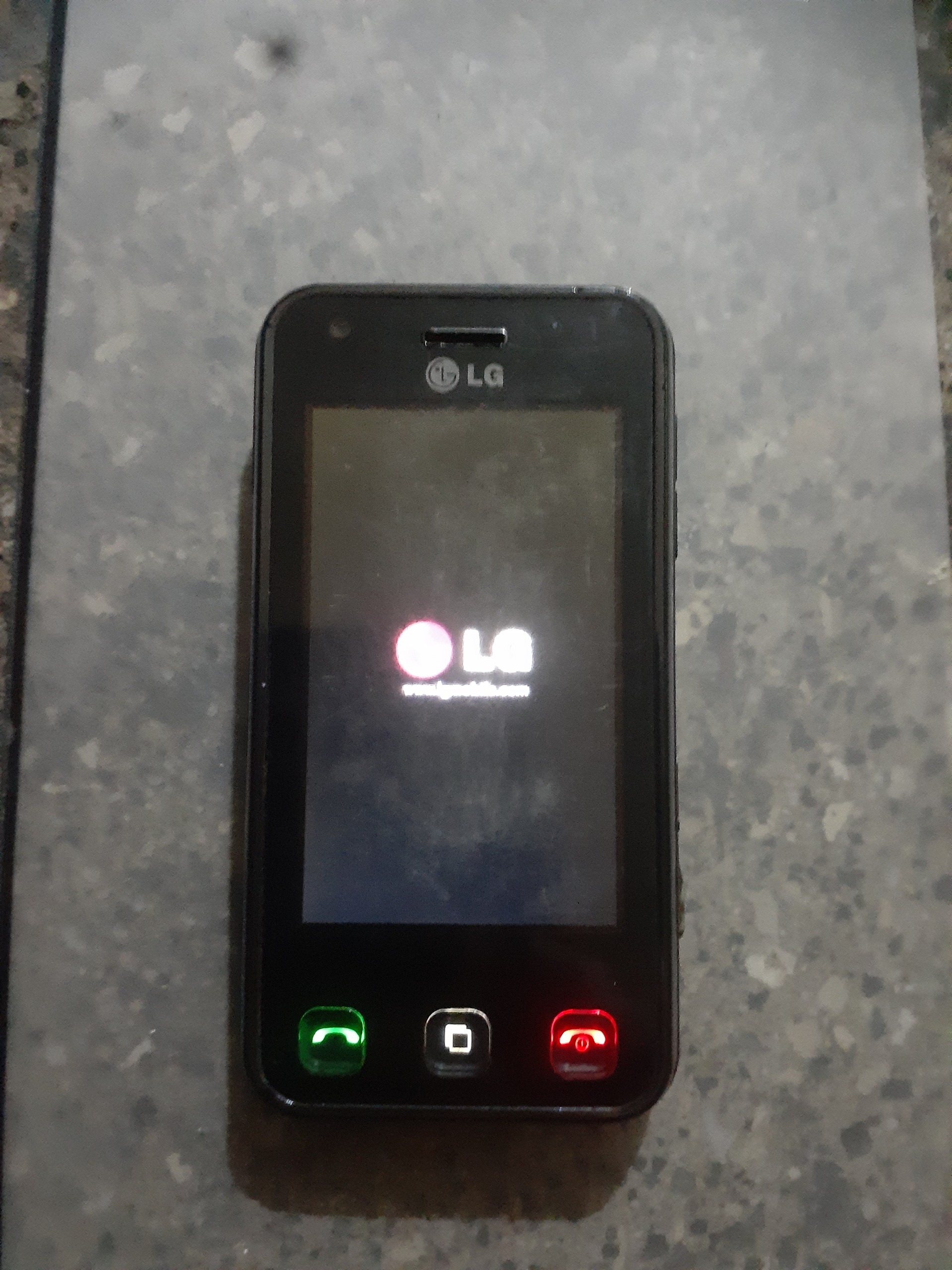 ال جی مدلKC910 روشن .دکوری