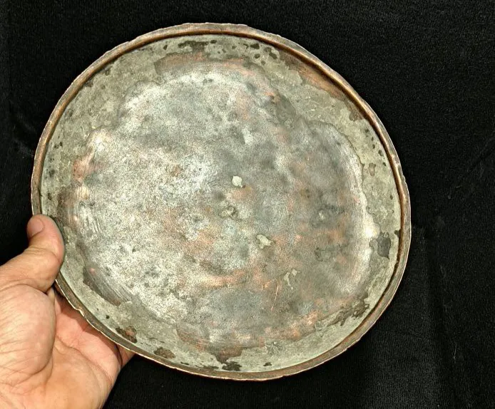 سینی مسی قدیمی نقش دار قطر 23