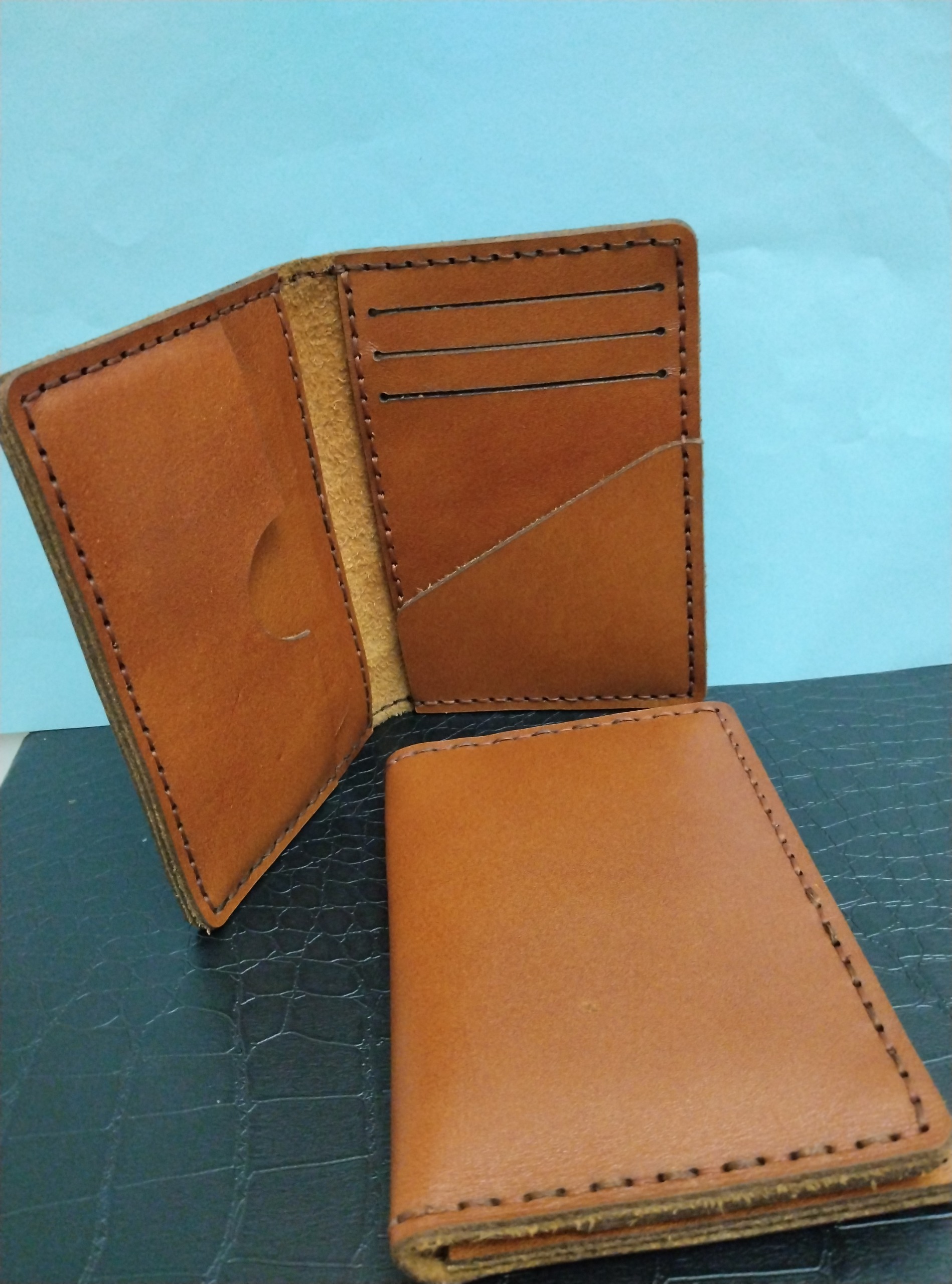 جاکارتی چرم گاوی دستدوز