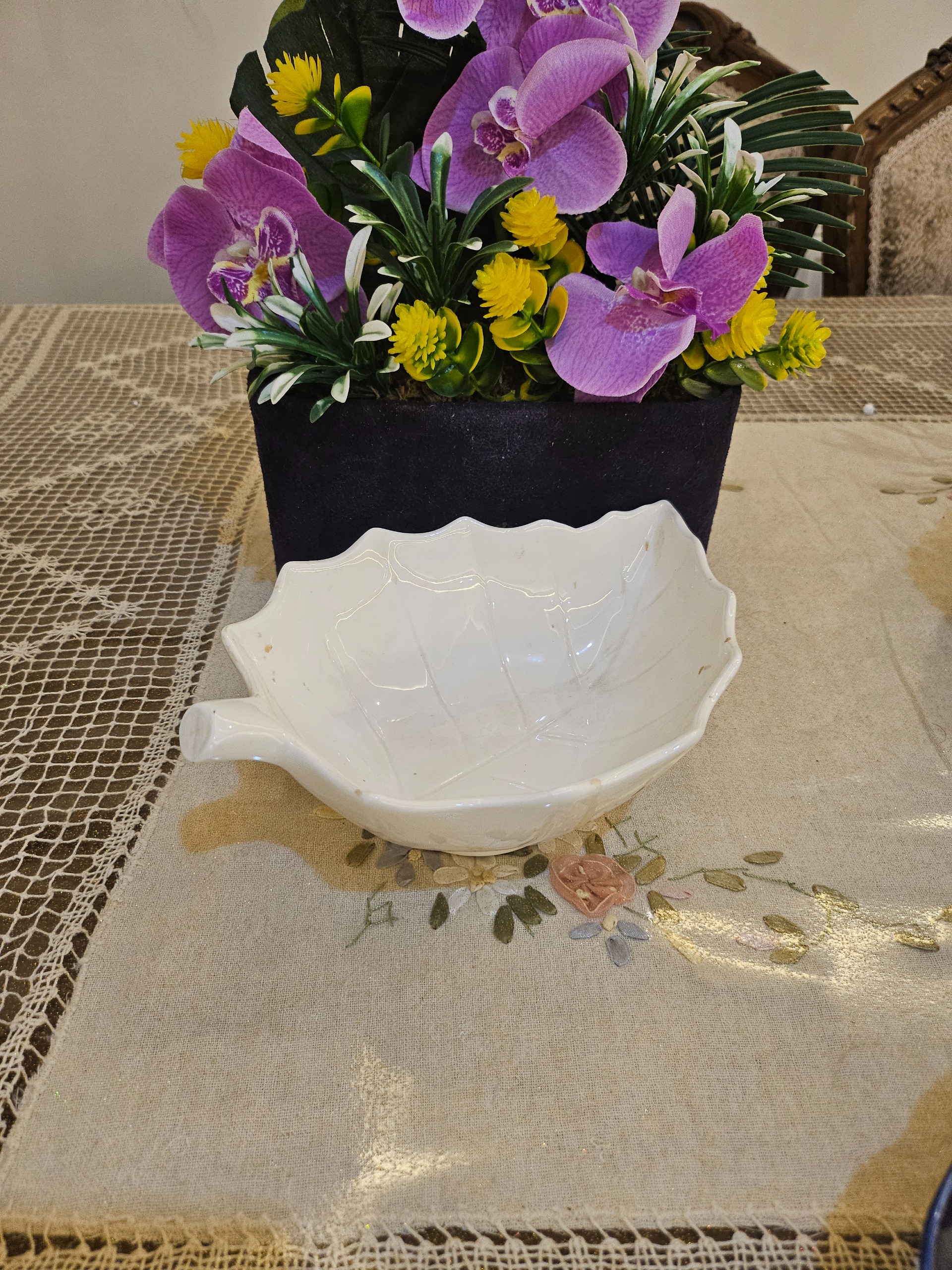 شکلات خوری سرامیکی