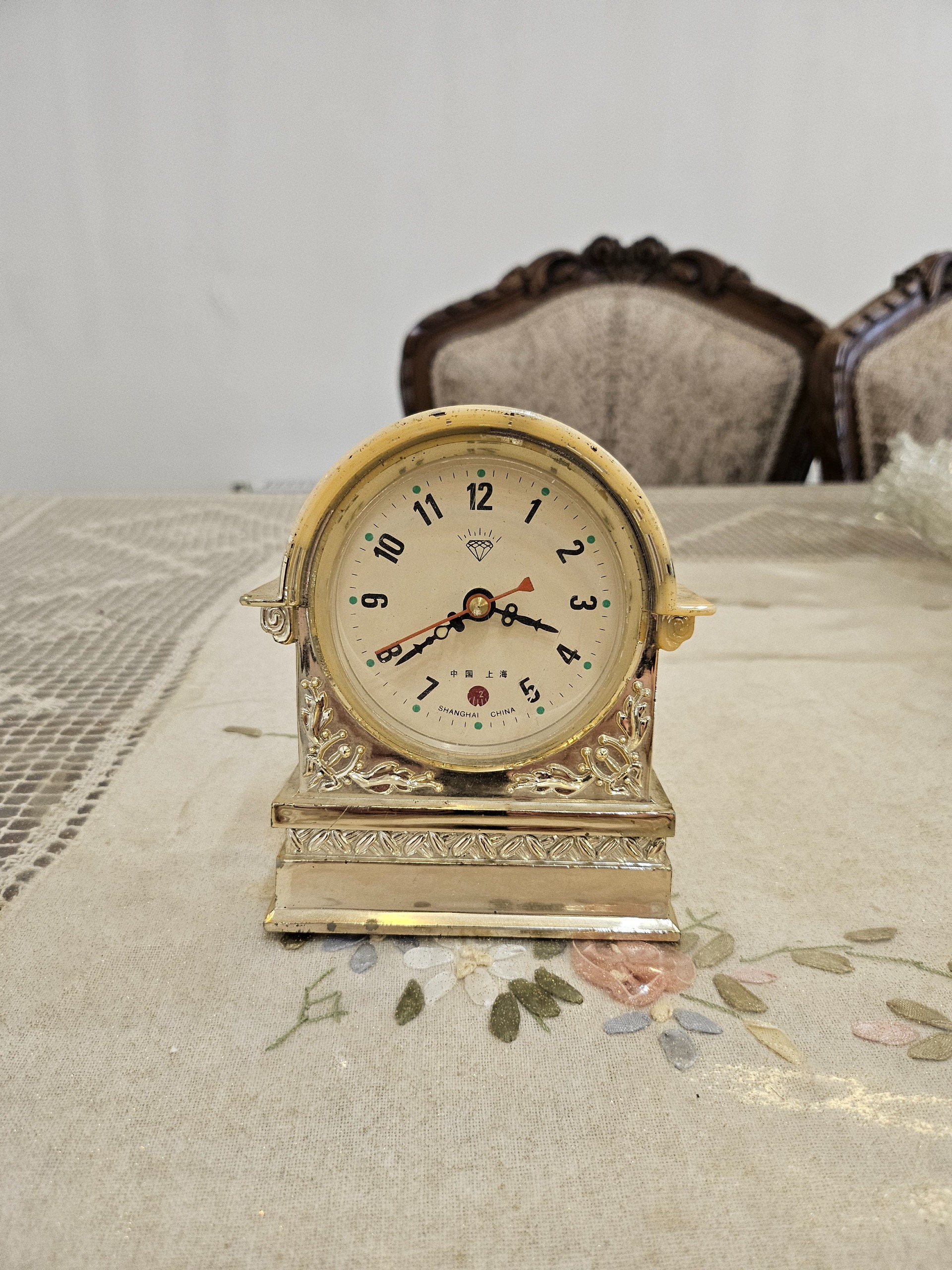 ساعت رومیزی قدیمی
