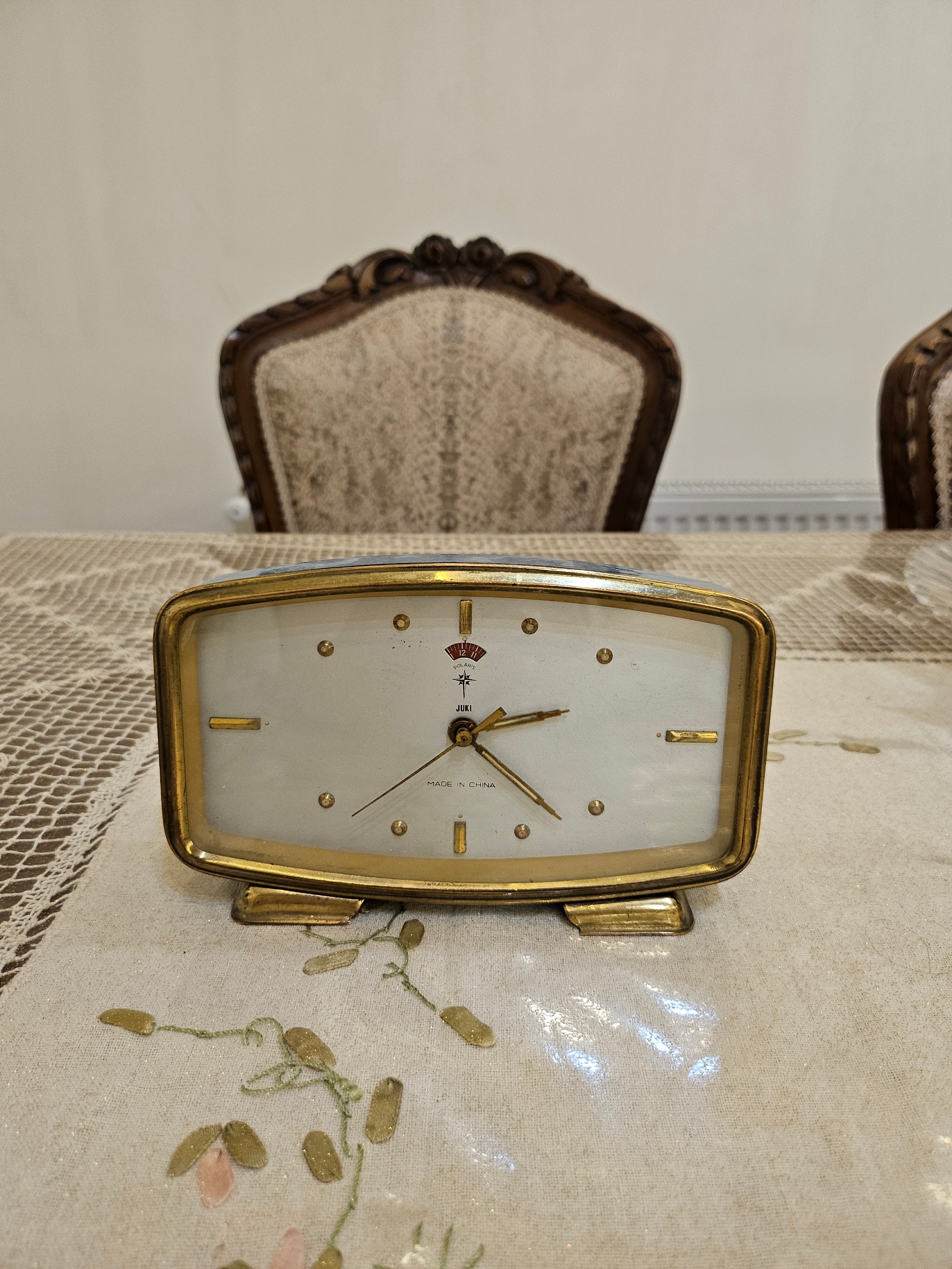 ساعت رومیزی قدیمی