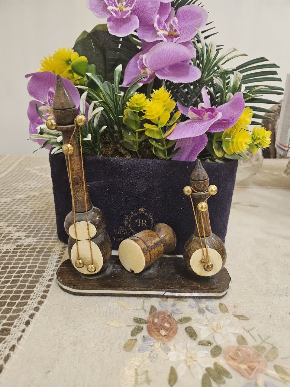 یکعدد ماکت چوبی