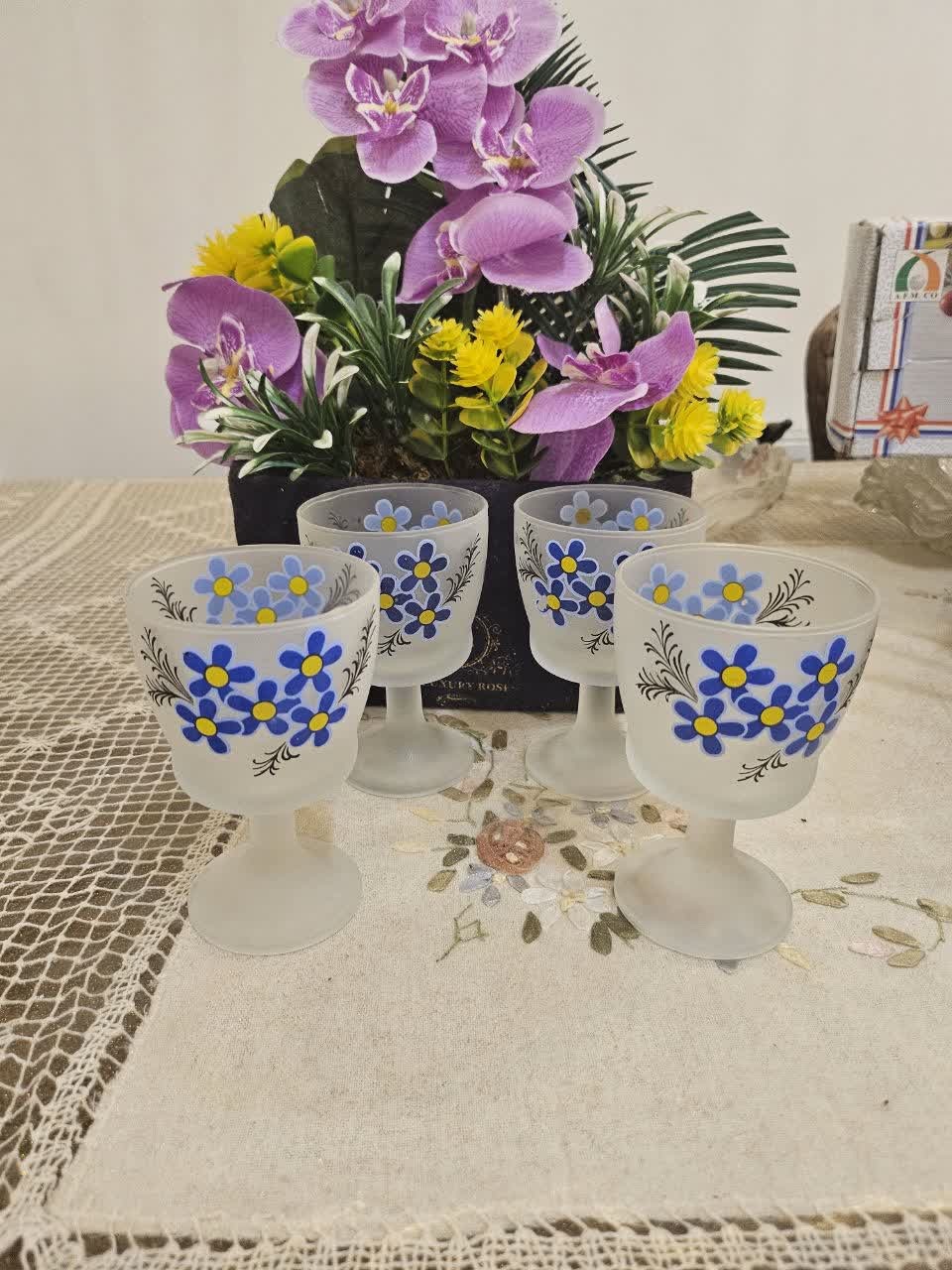 4 عدد لیوان