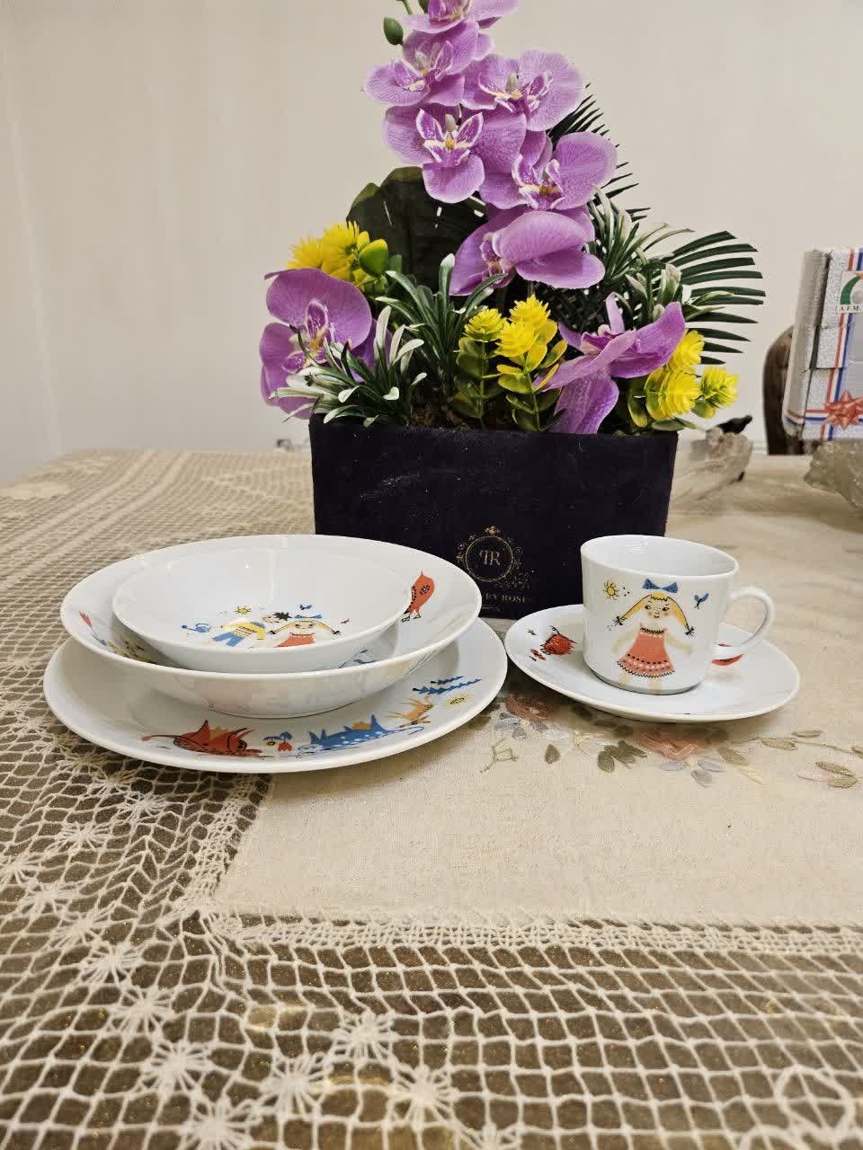 سرویس ظرف کودک خارجی