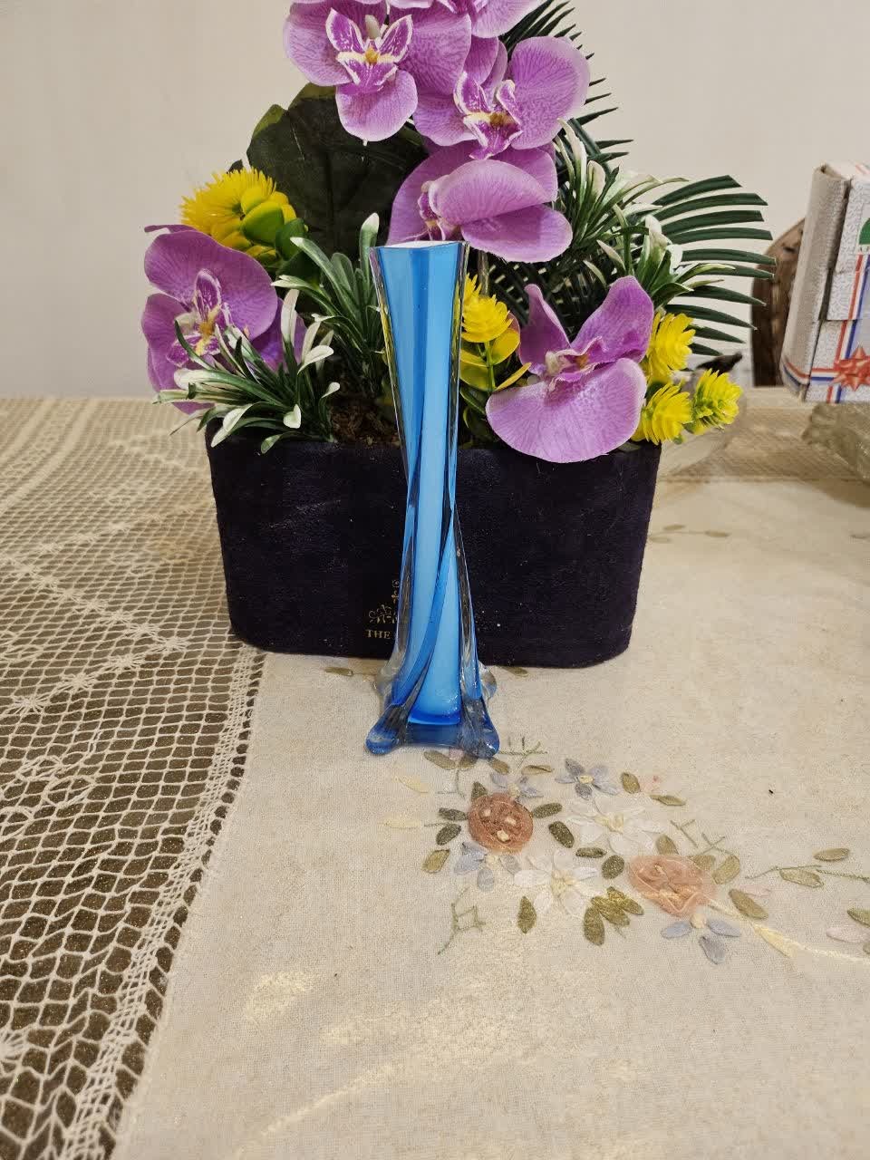 گلدان قدیمی بلور