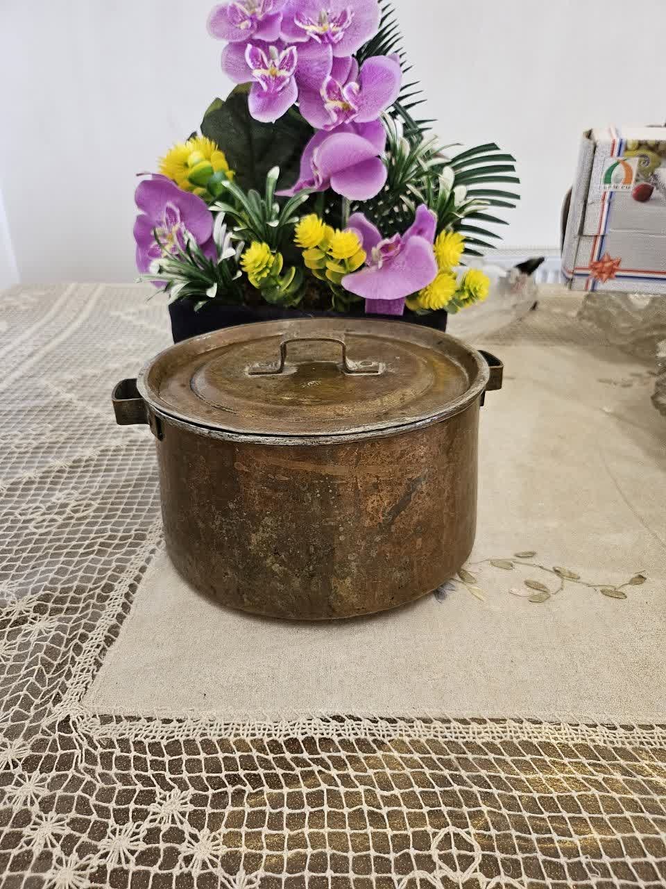 دیگ کوچک قدیمی مسی