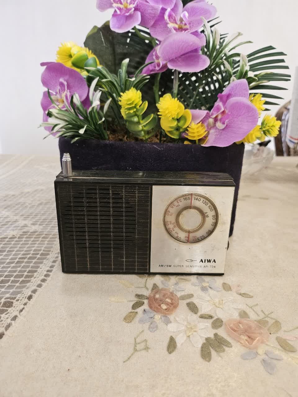 یکعدد رادیو قدیمی